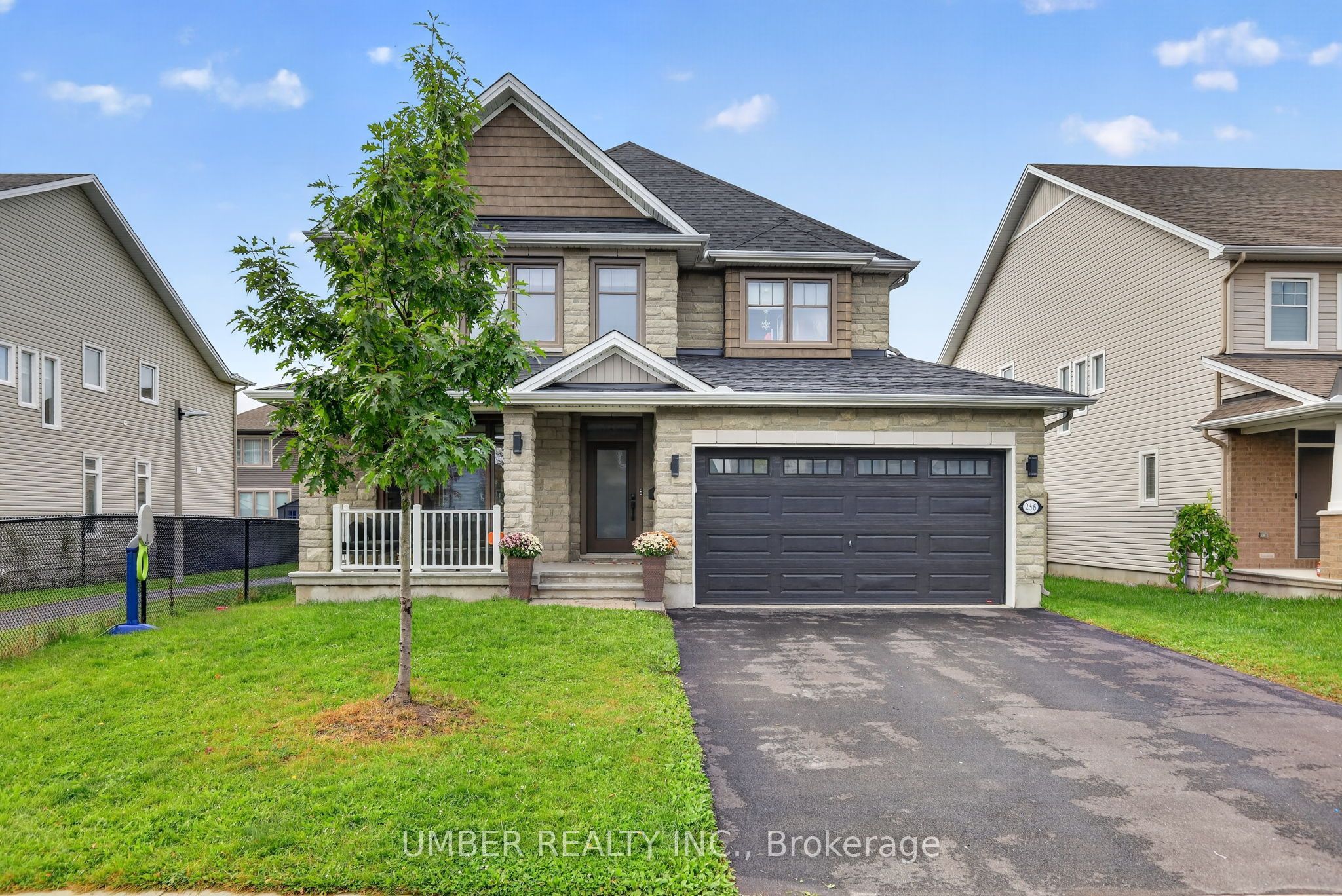 256 Trollius Way Property Photo 1