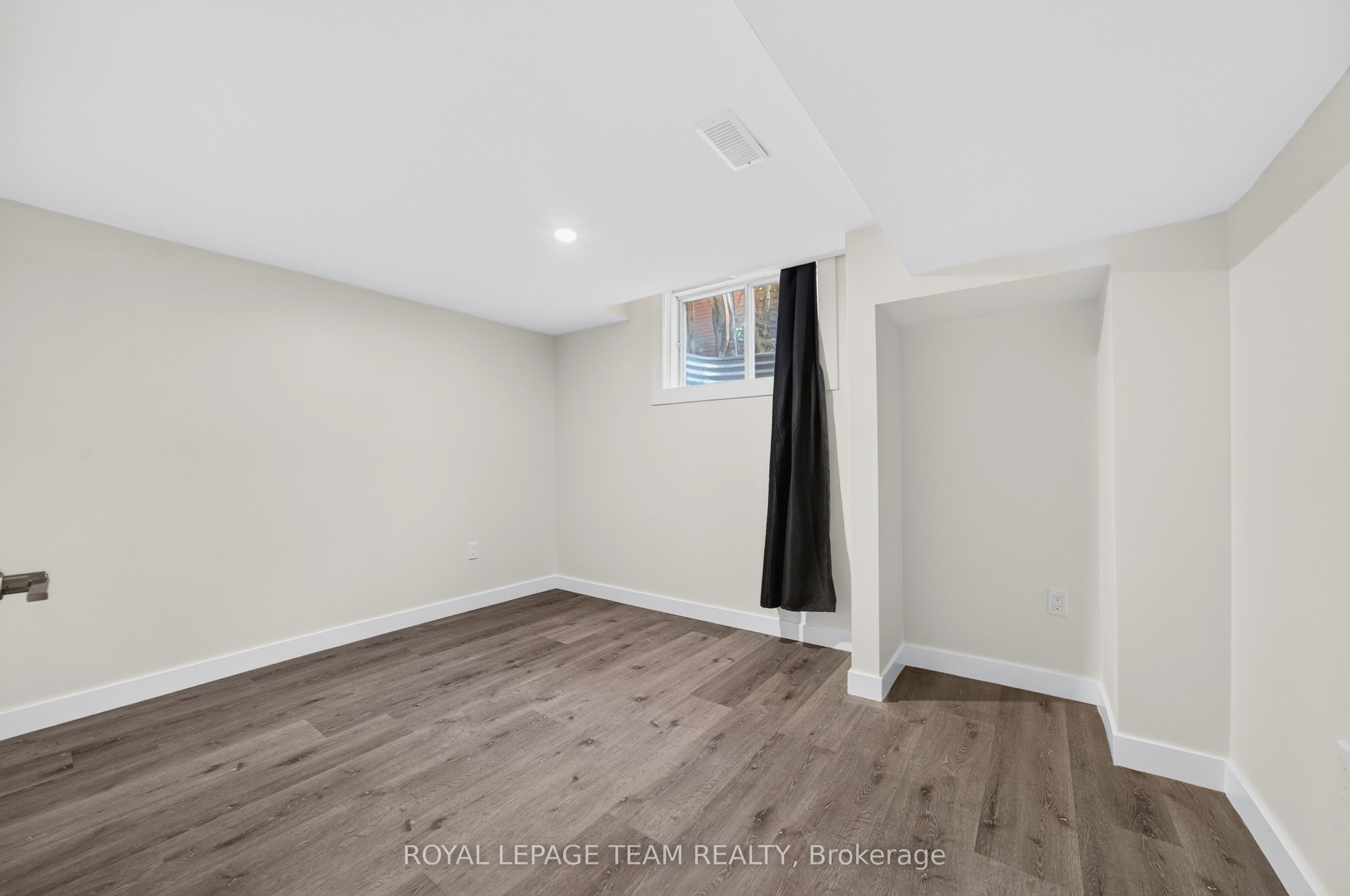 21 Elterwater Avenue Property Photo 25