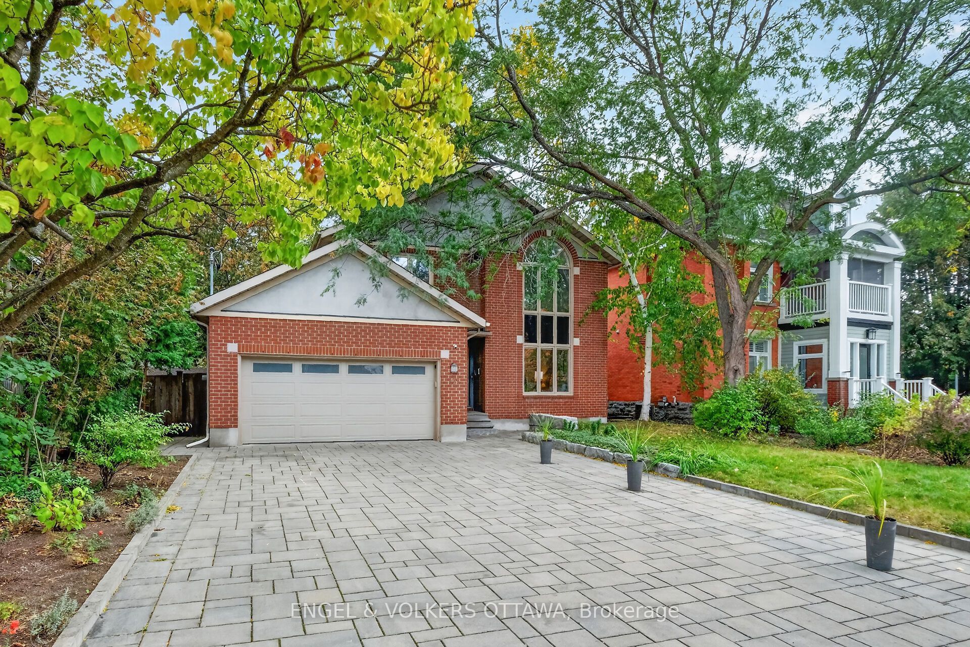 628 Byron Avenue Property Photo 2