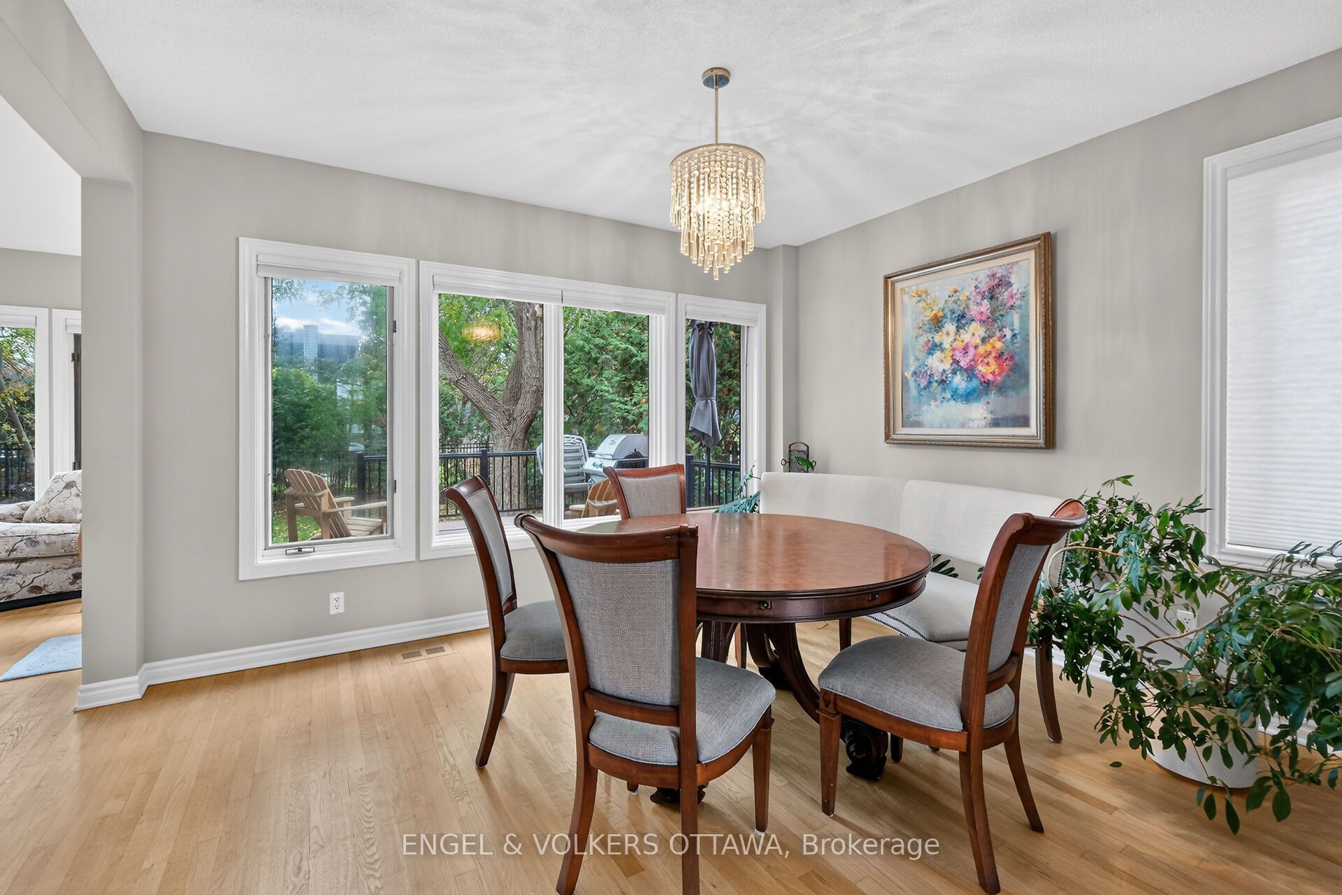 628 Byron Avenue Property Photo 12
