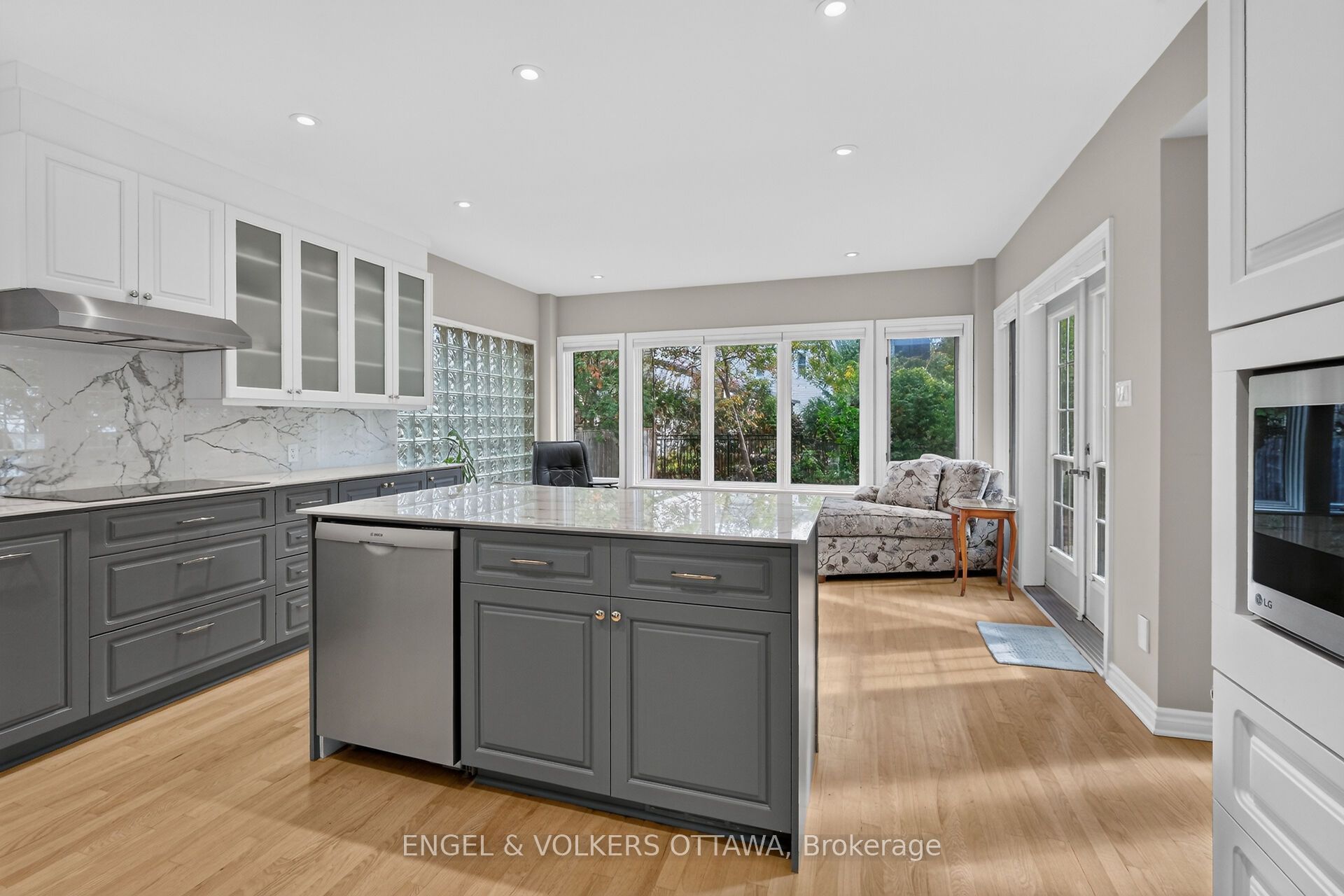 628 Byron Avenue Property Photo 13