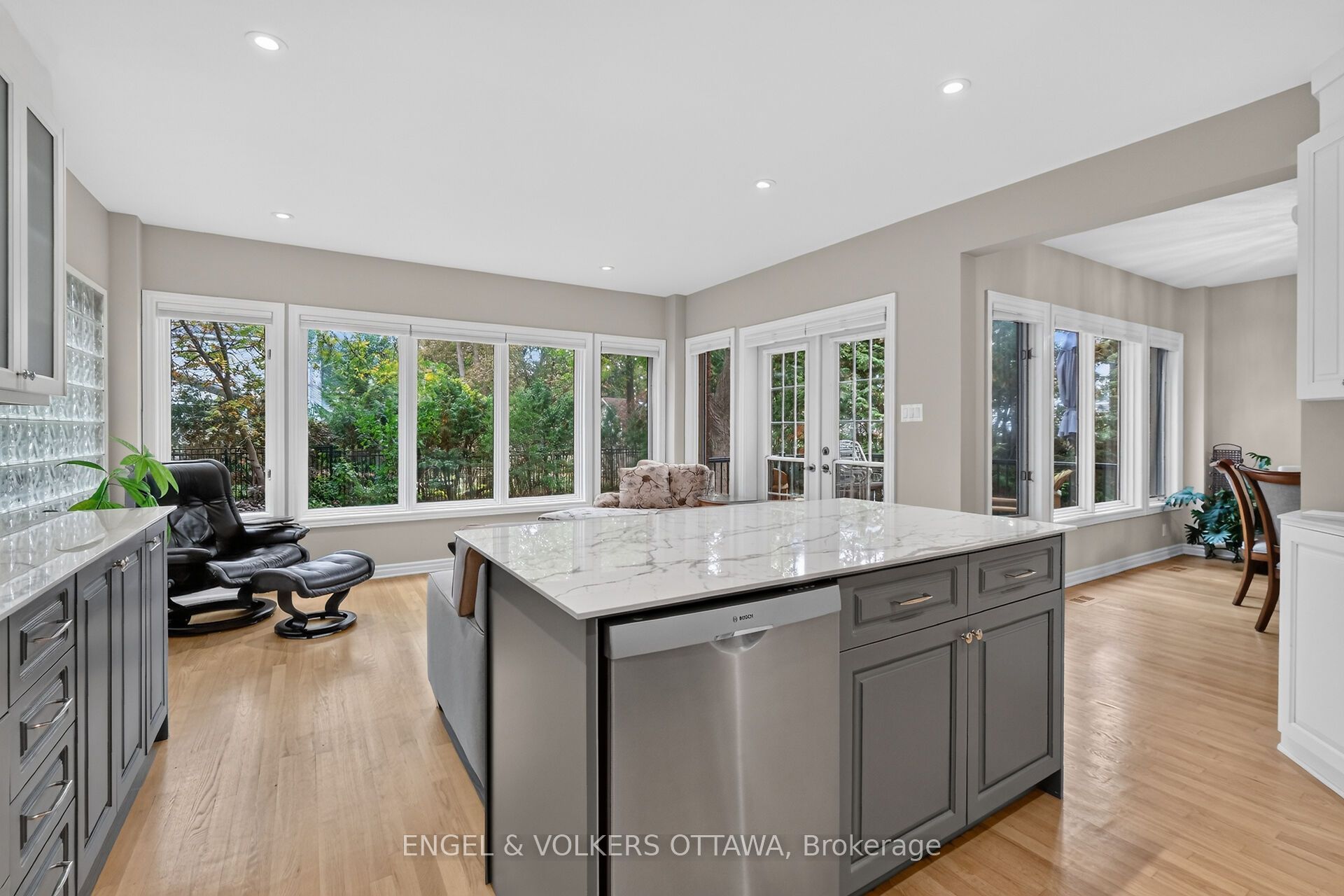 628 Byron Avenue Property Photo 18
