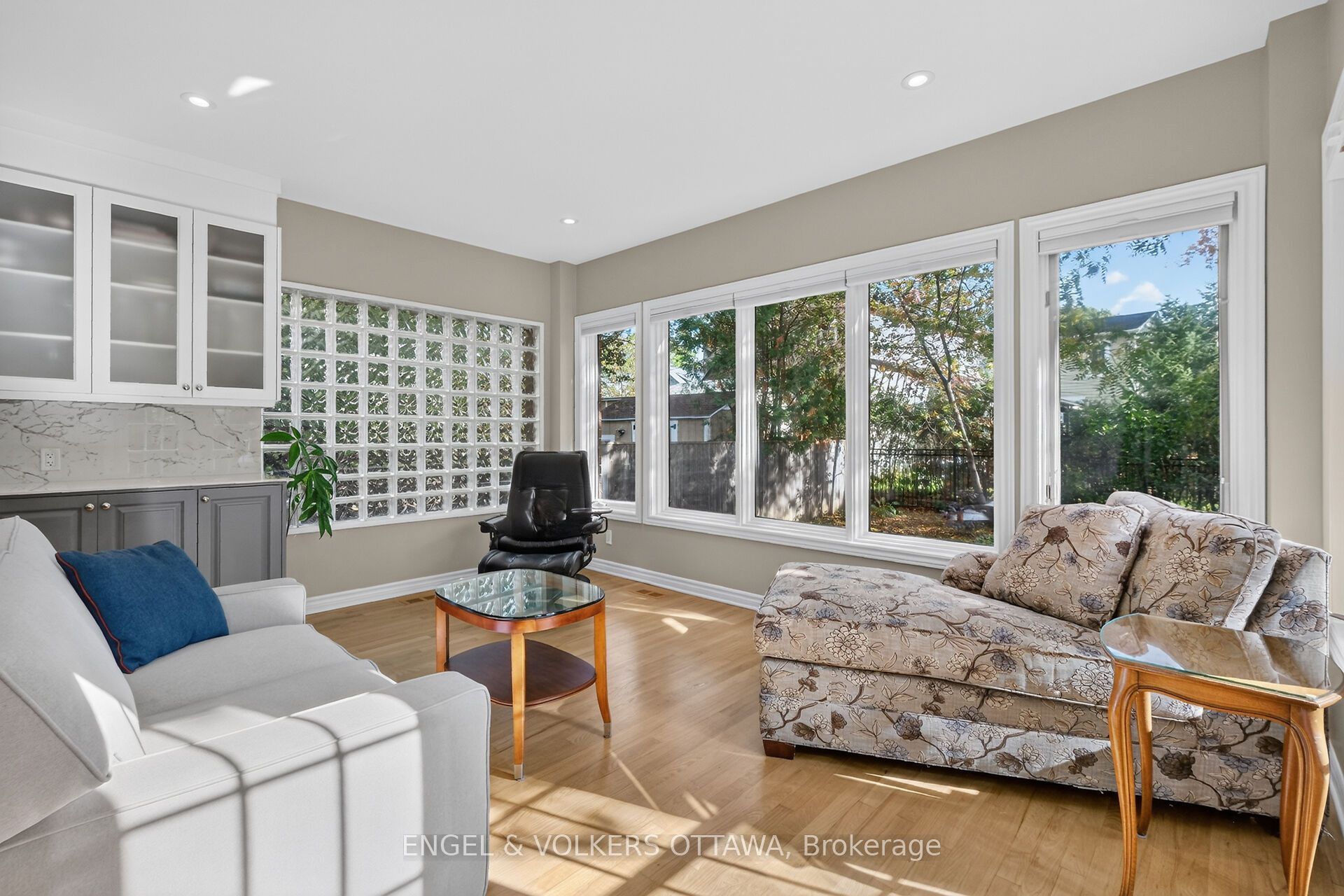 628 Byron Avenue Property Photo 21