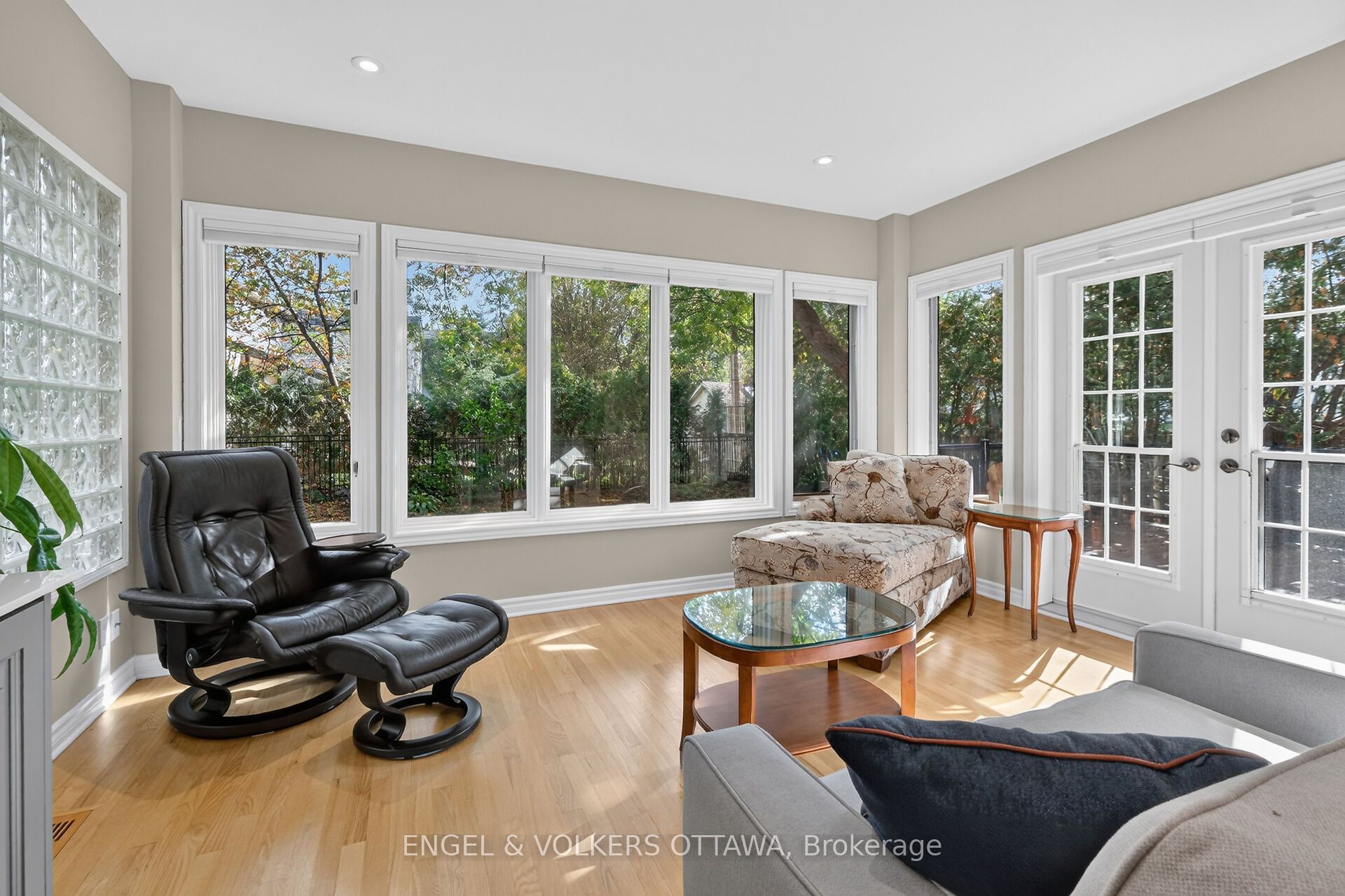 628 Byron Avenue Property Photo 22