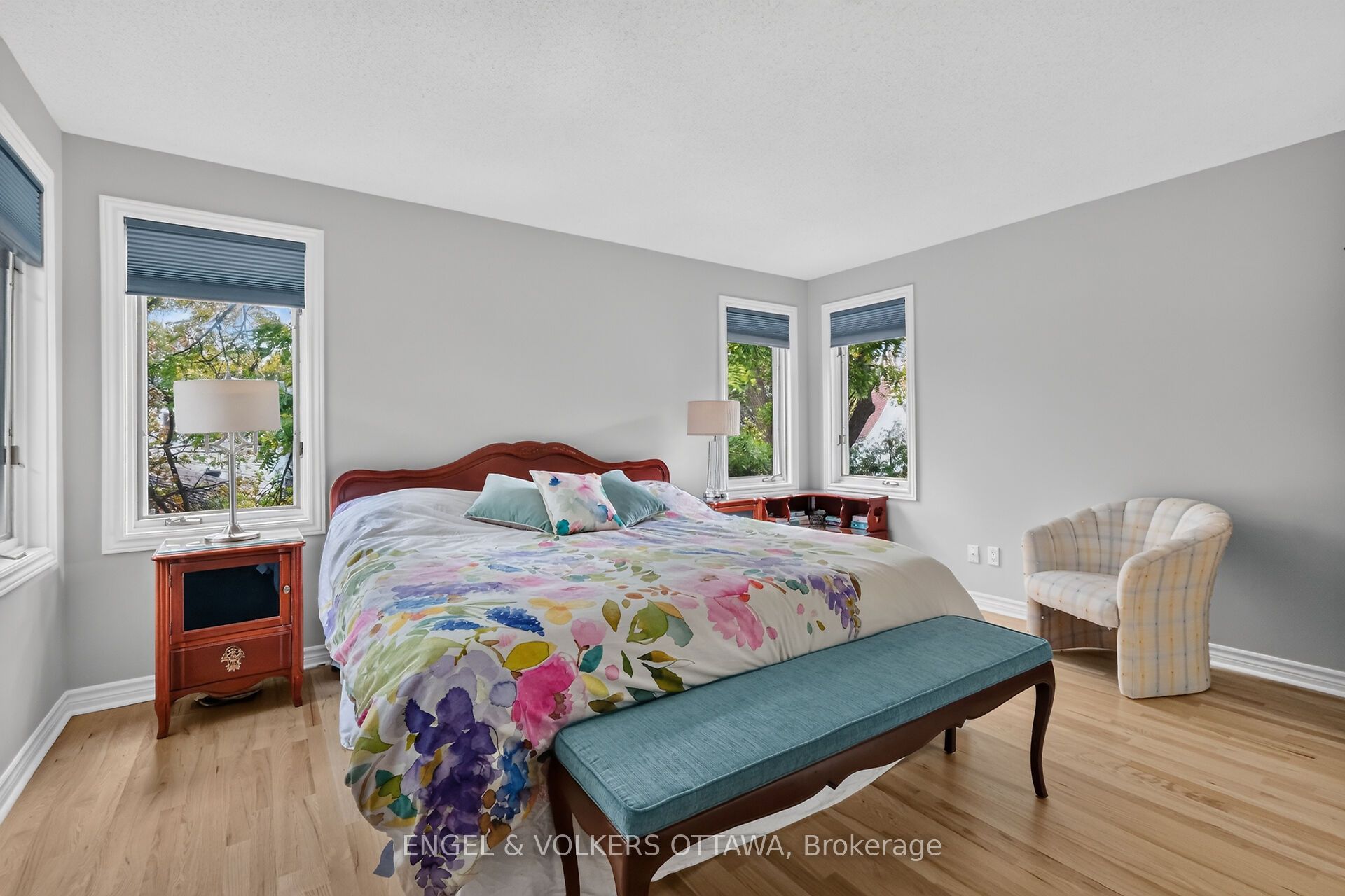 628 Byron Avenue Property Photo 27