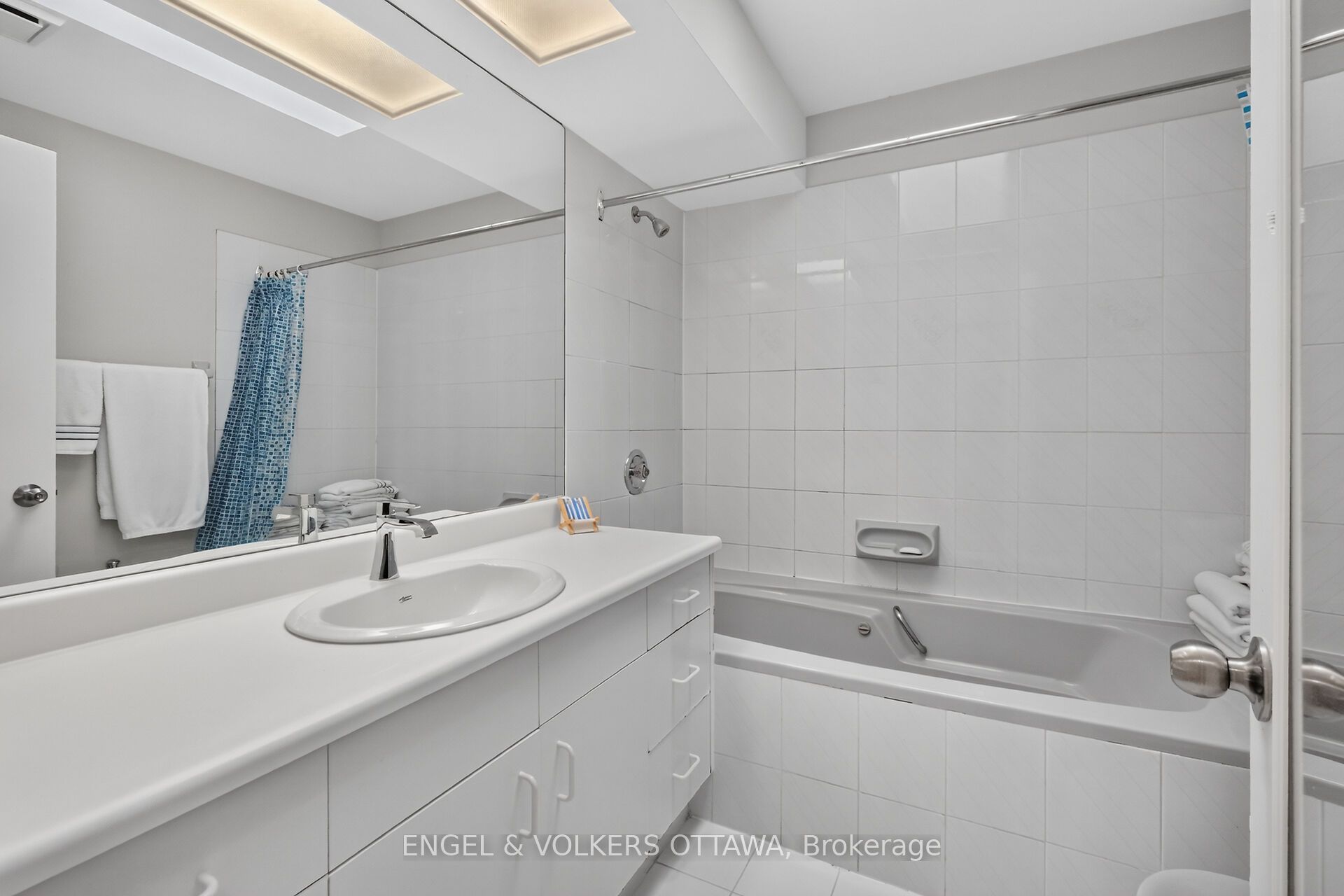 628 Byron Avenue Property Photo 29