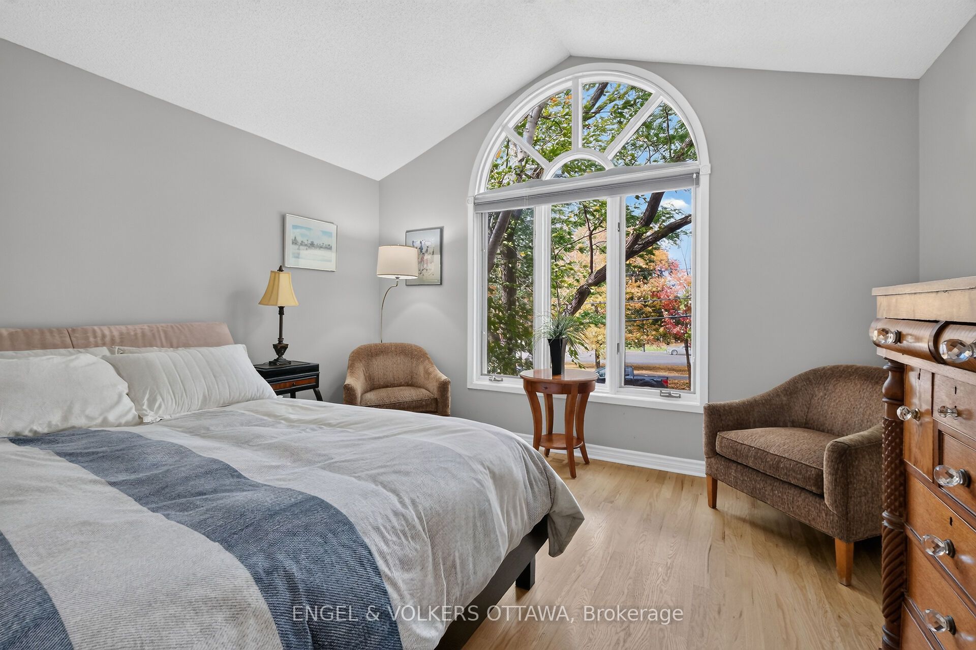 628 Byron Avenue Property Photo 30