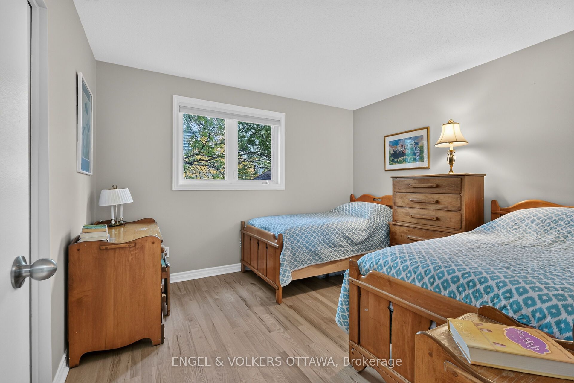 628 Byron Avenue Property Photo 31