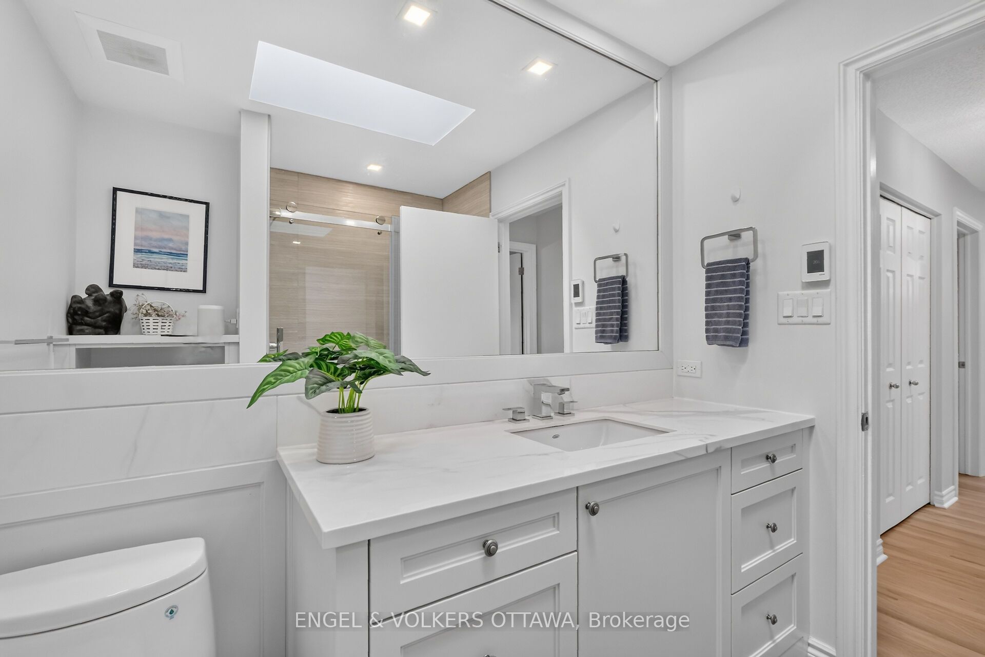 628 Byron Avenue Property Photo 34