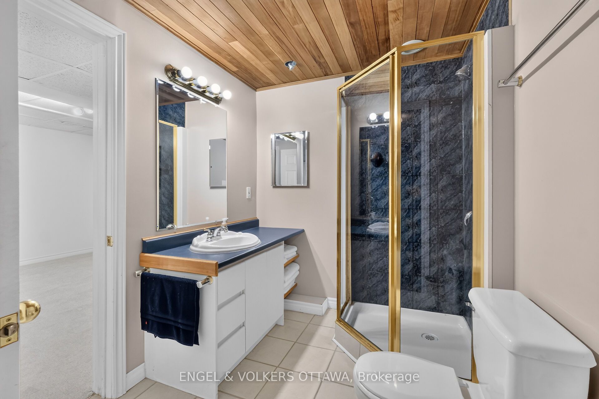 628 Byron Avenue Property Photo 41
