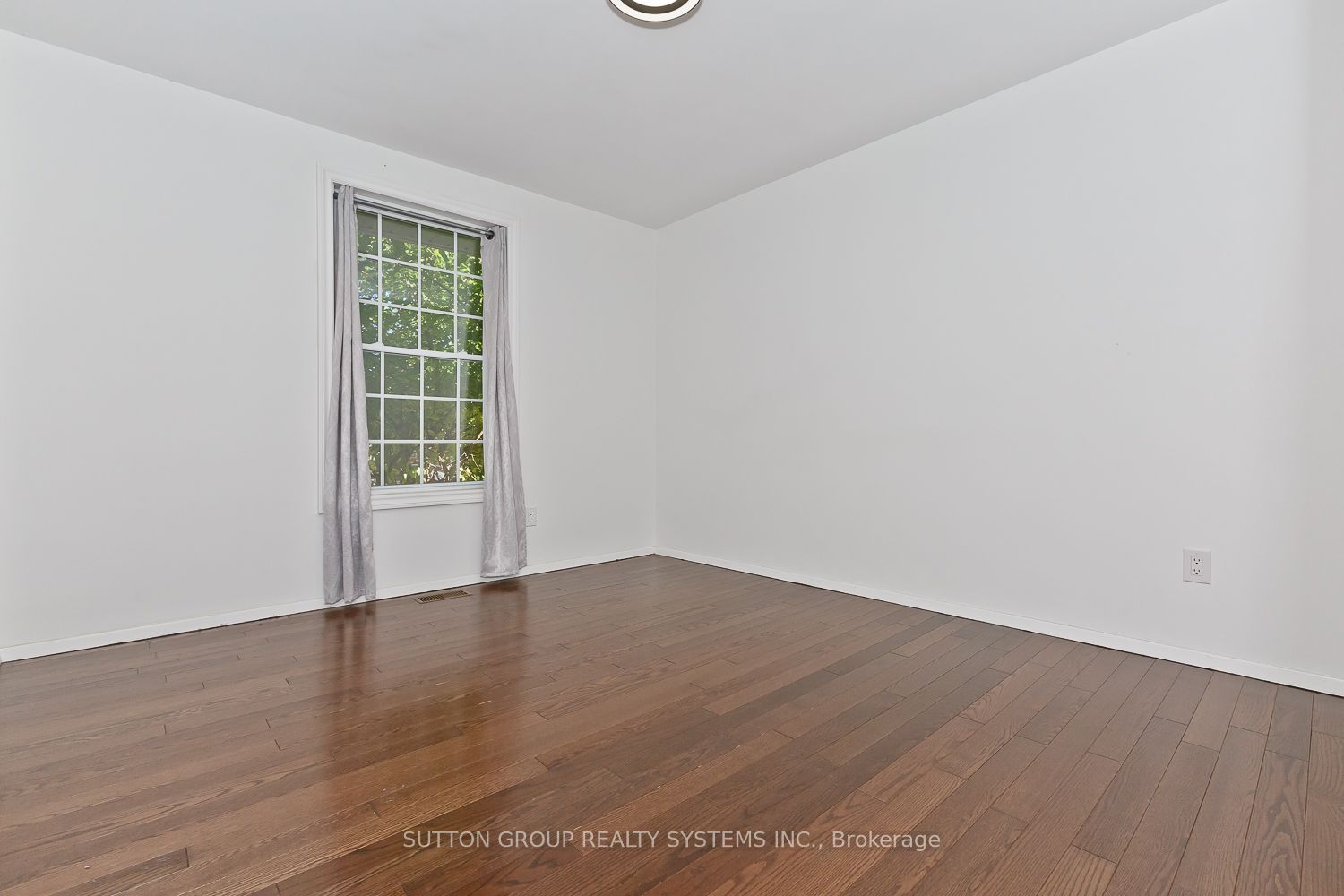 33 Crescentwood Drive Main Property Photo 12