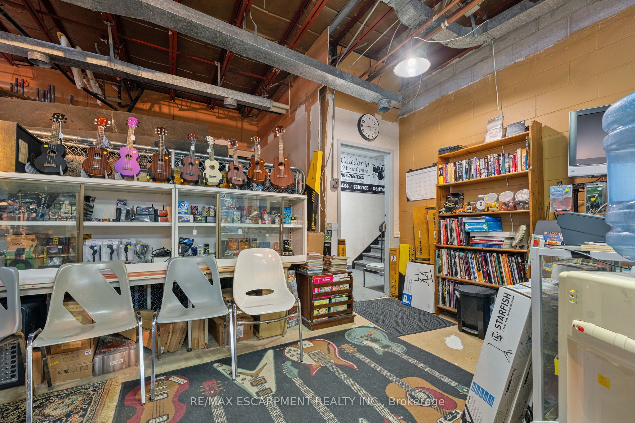 14 Caithness Street E Property Photo 19