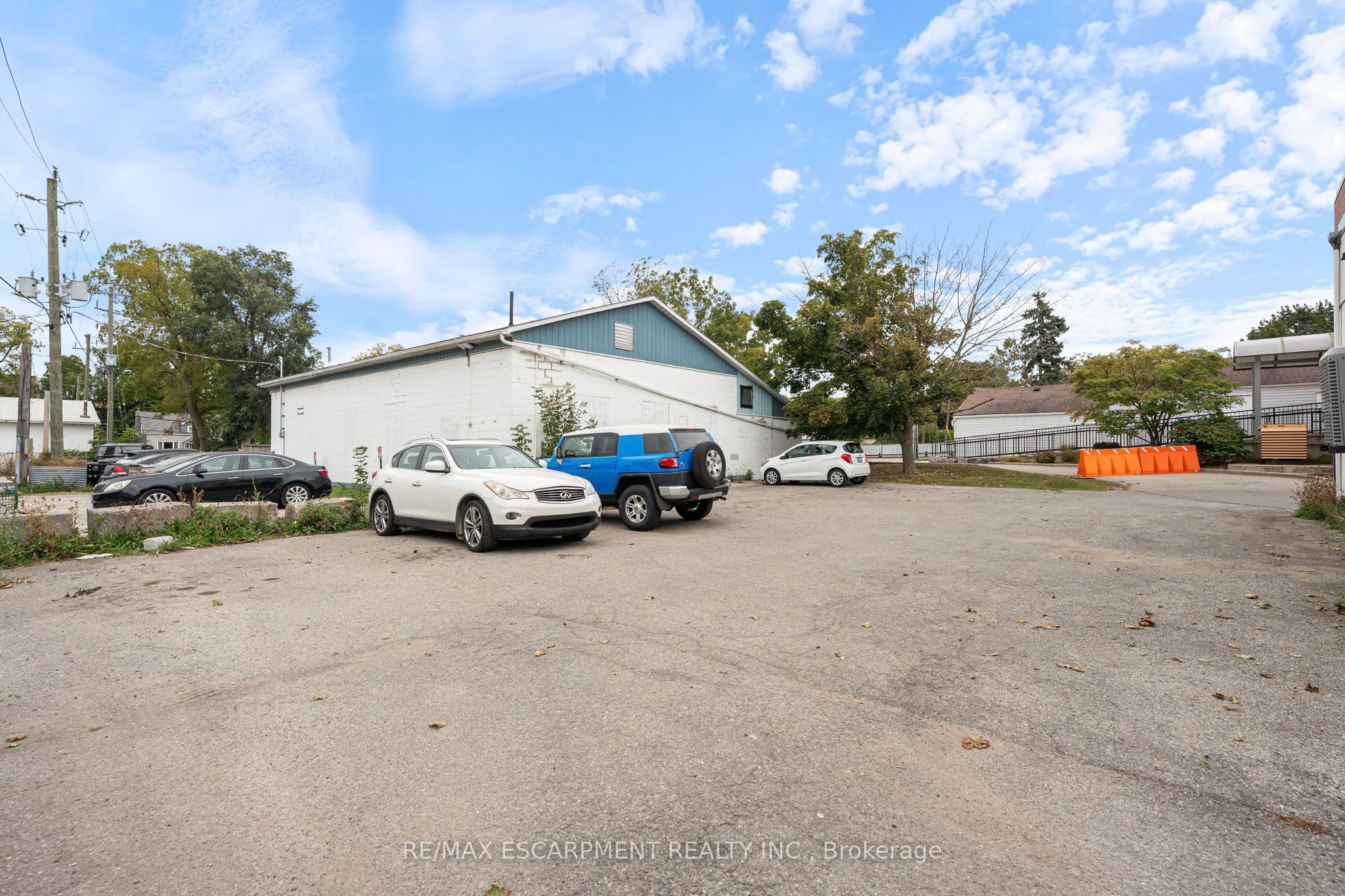 14 Caithness Street E Property Photo 27