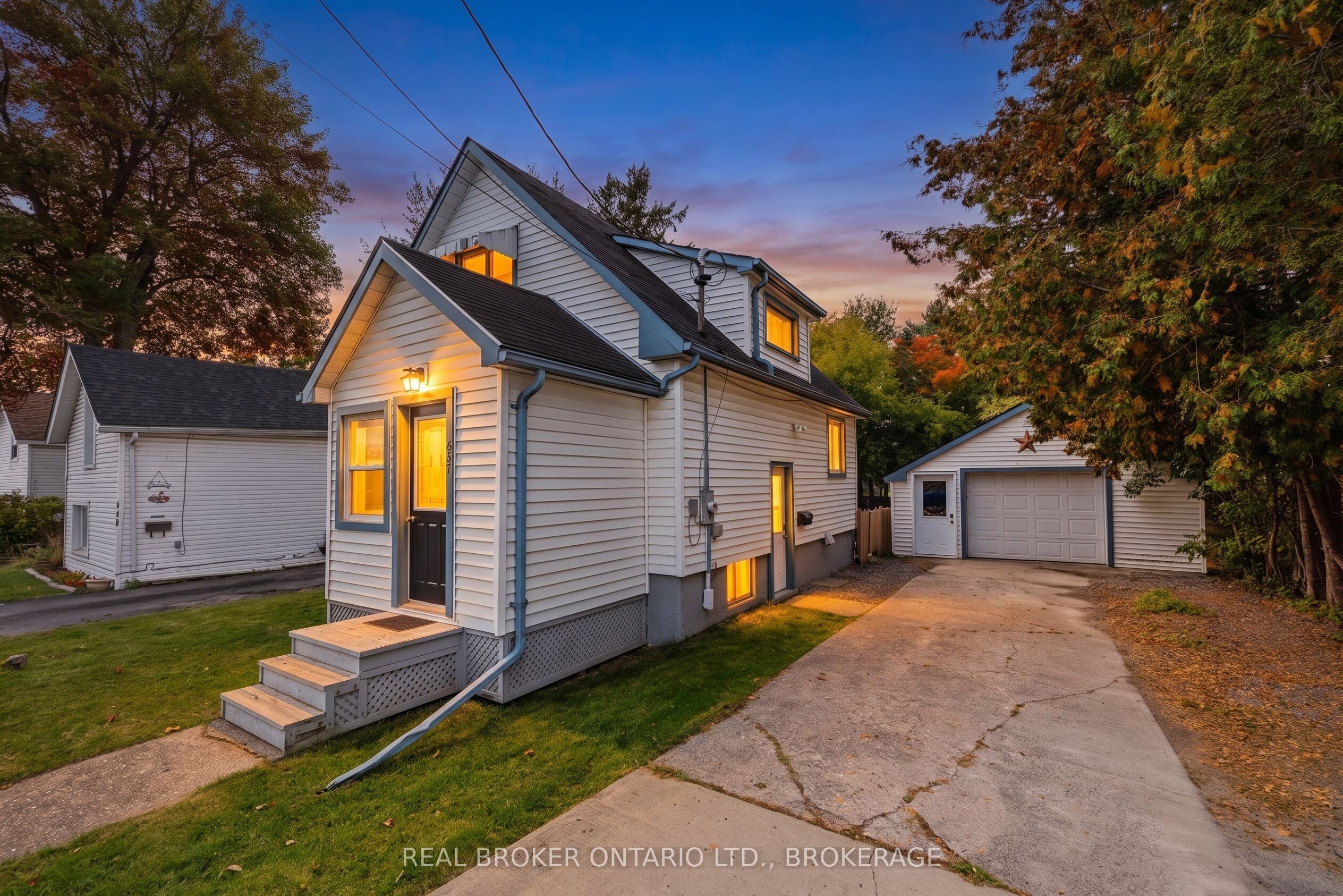 657 Collins Bay Road Property Photo 1