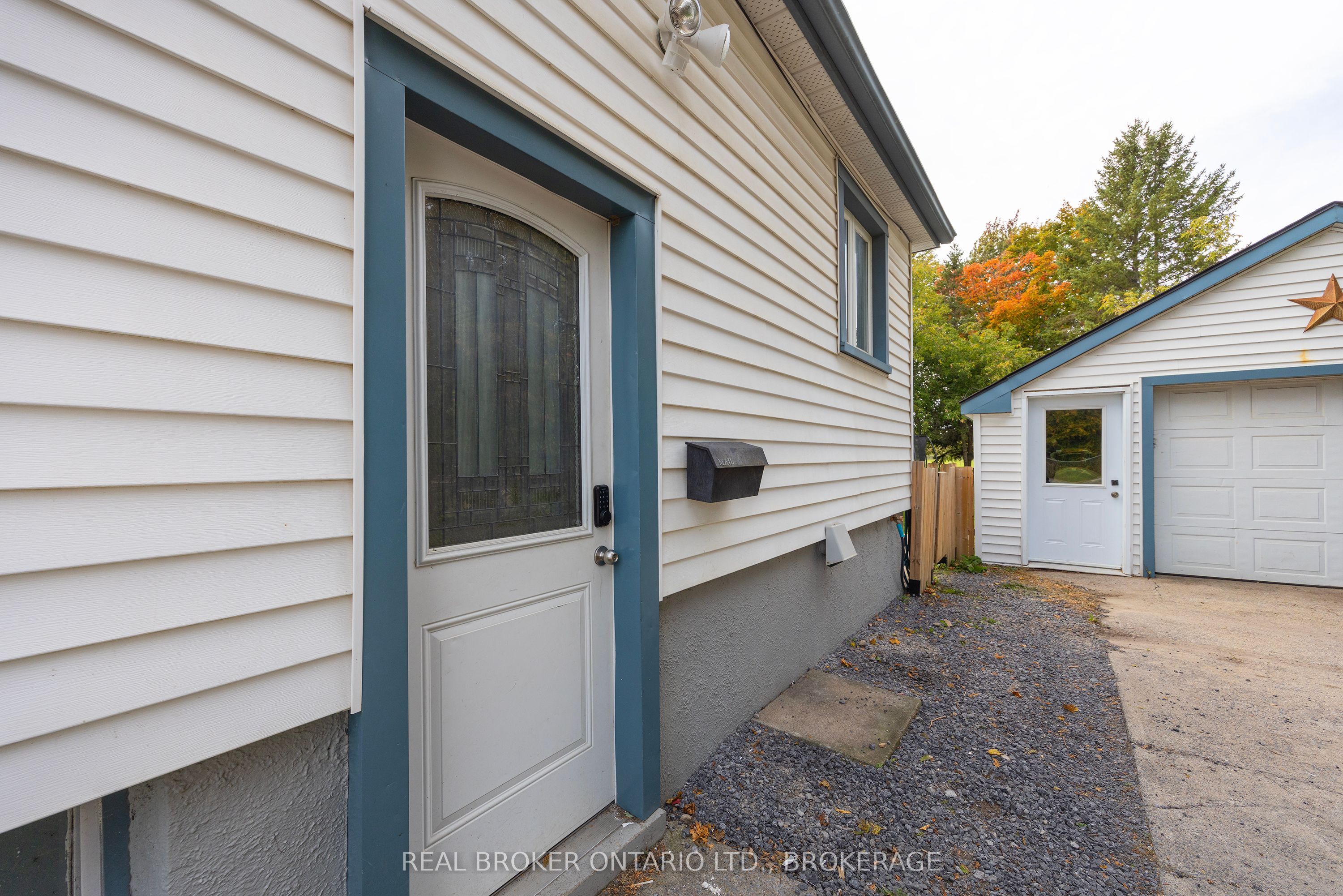 657 Collins Bay Road Property Photo 4