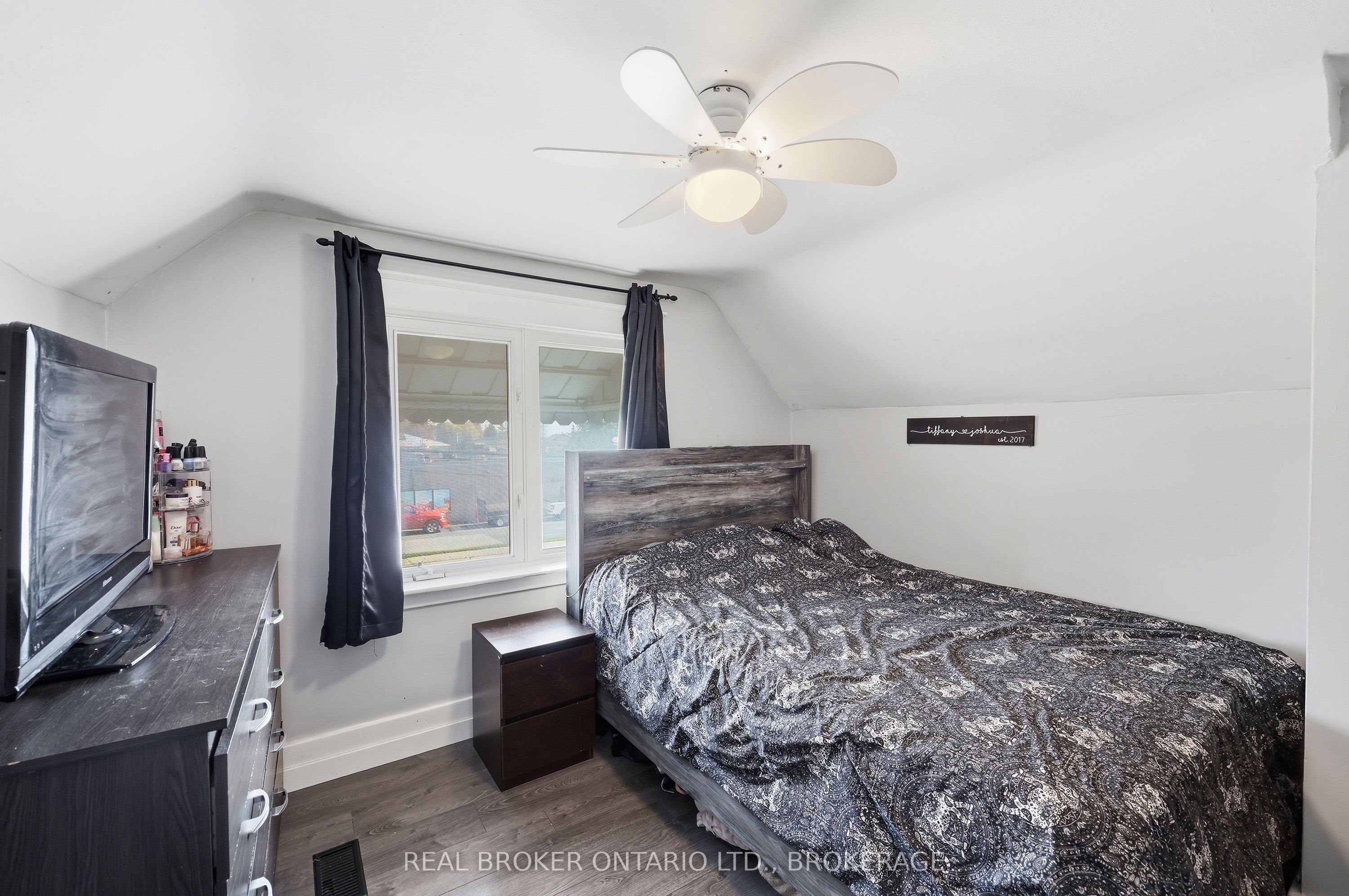657 Collins Bay Road Property Photo 17