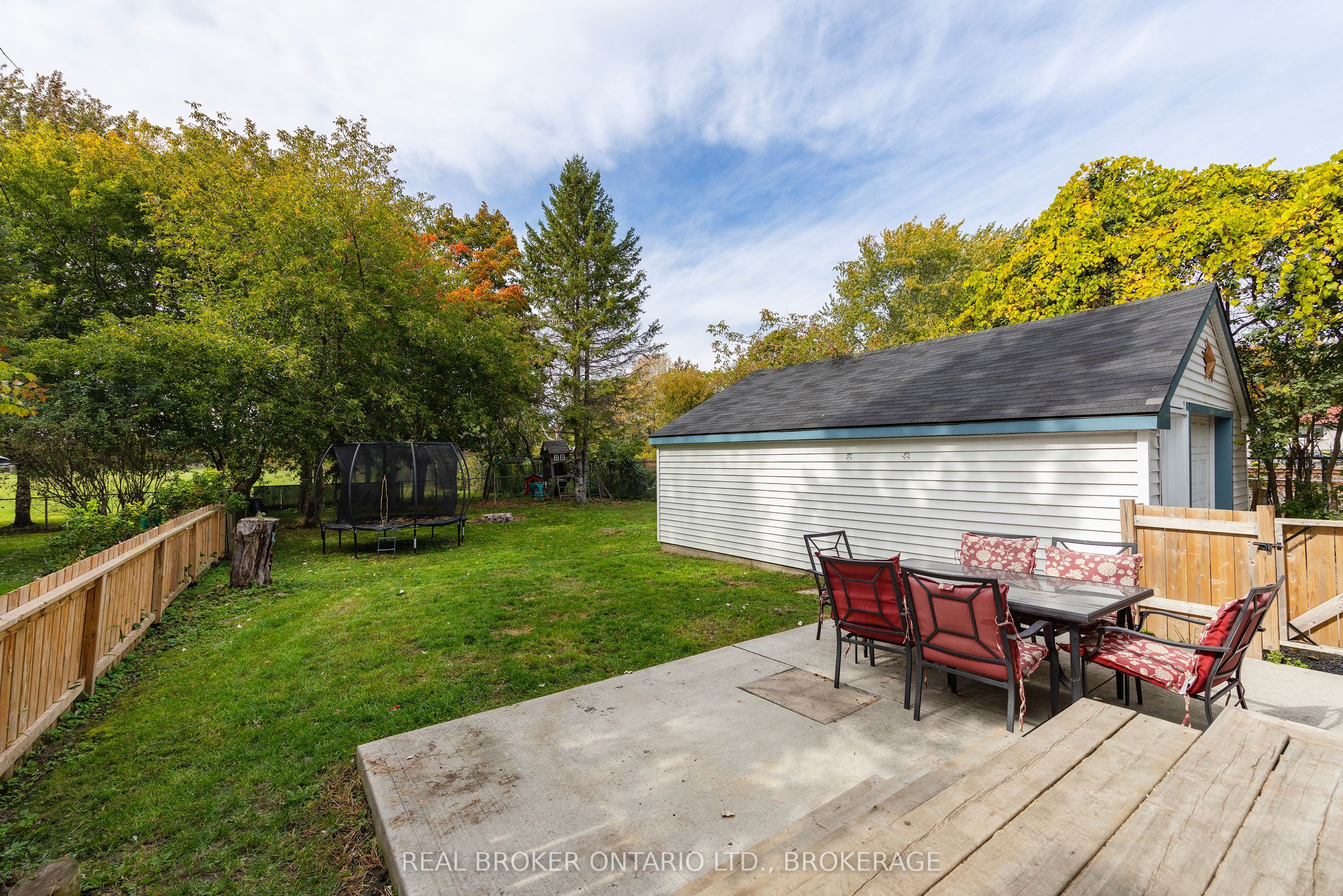 657 Collins Bay Road Property Photo 31