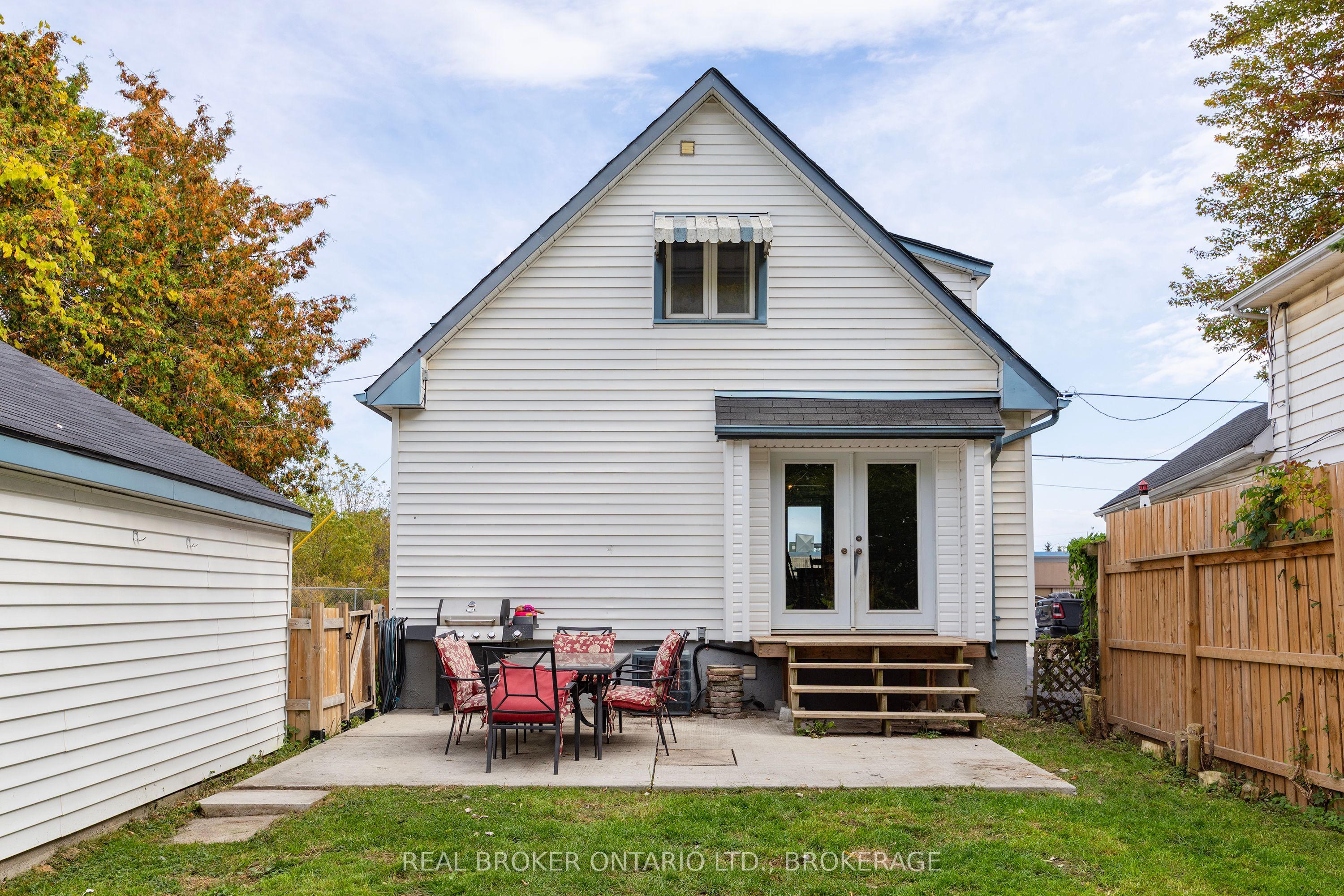 657 Collins Bay Road Property Photo 32