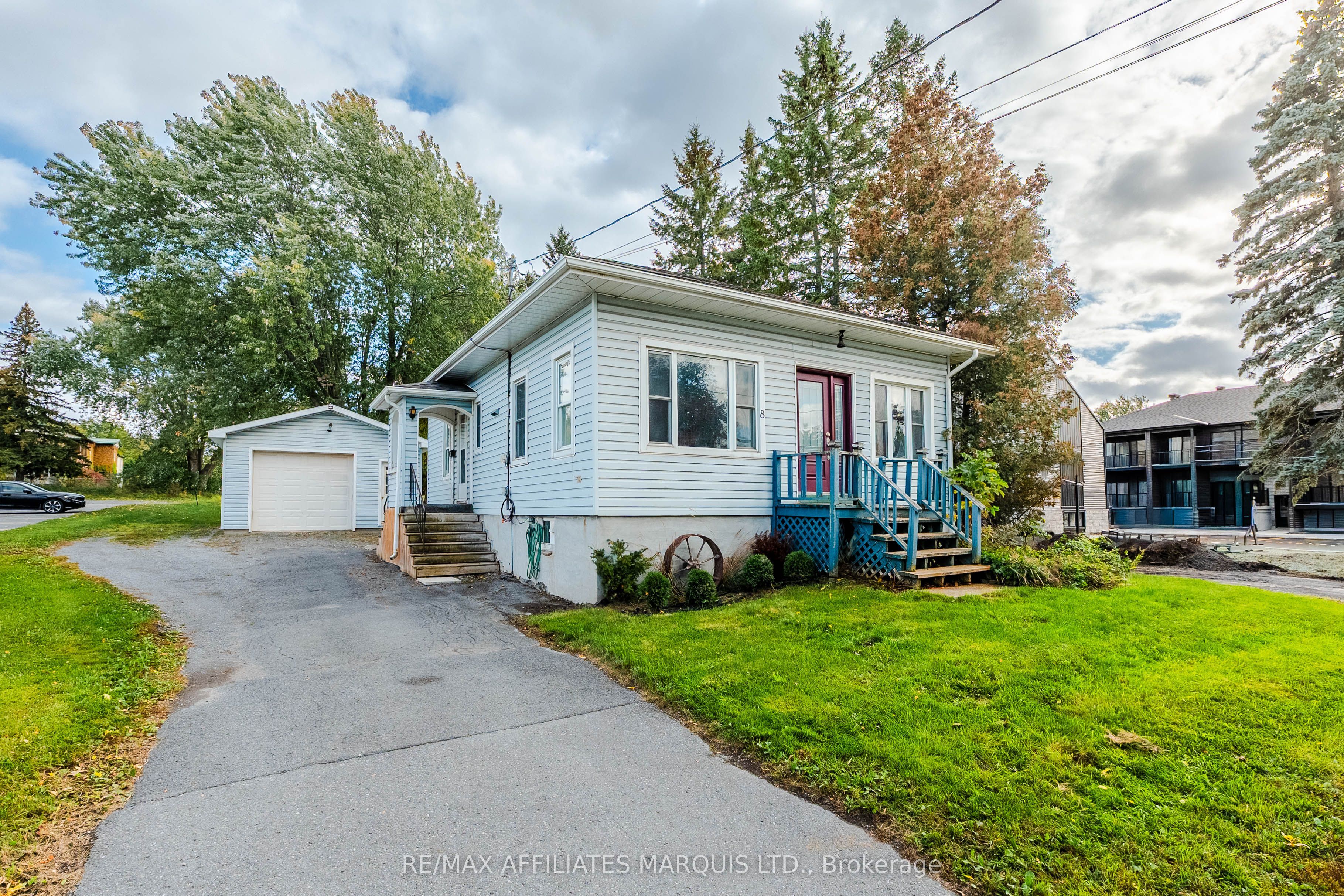 8 Mechanic Street W Property Photo 1