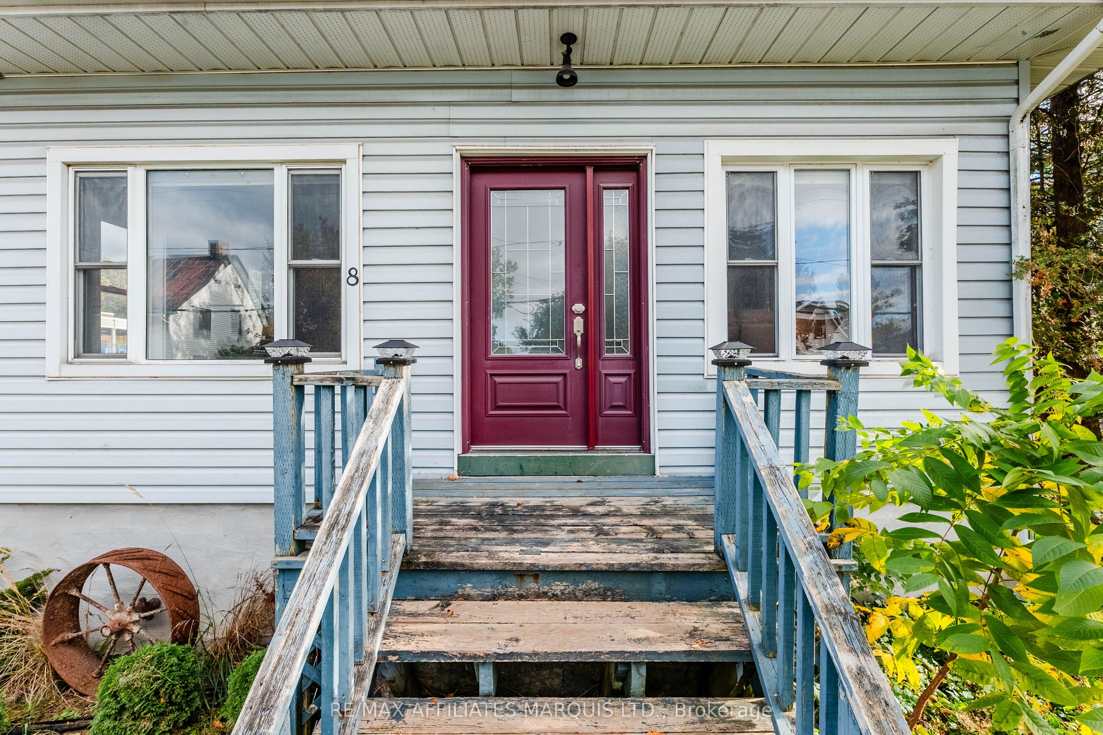8 Mechanic Street W Property Photo 4