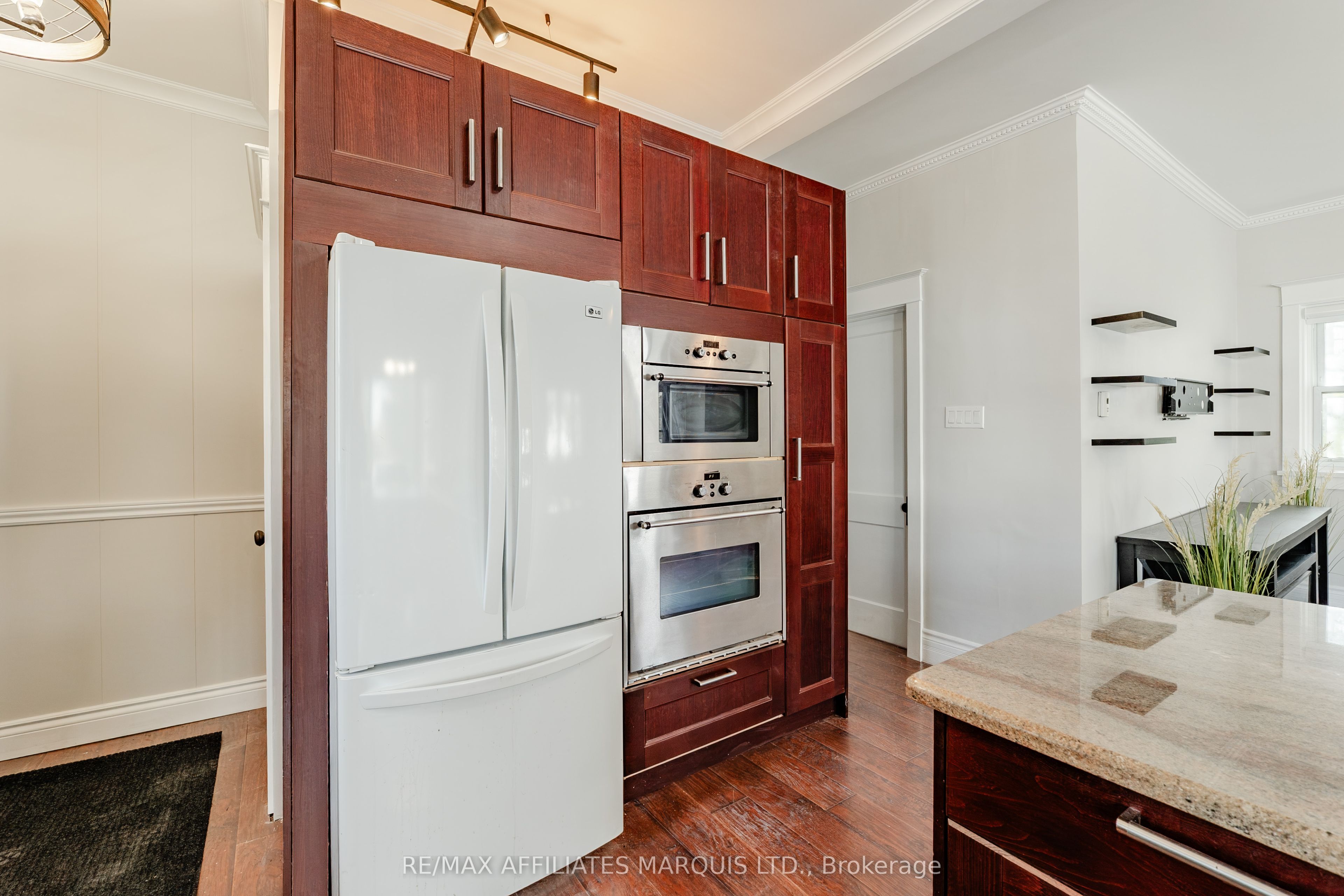 8 Mechanic Street W Property Photo 15