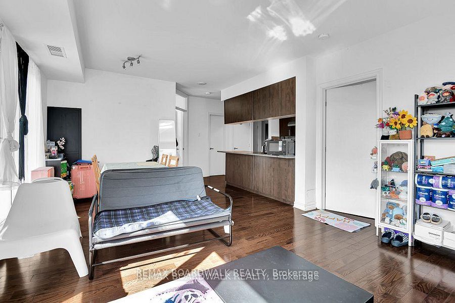 234 Rideau Street 408 Property Photo 8