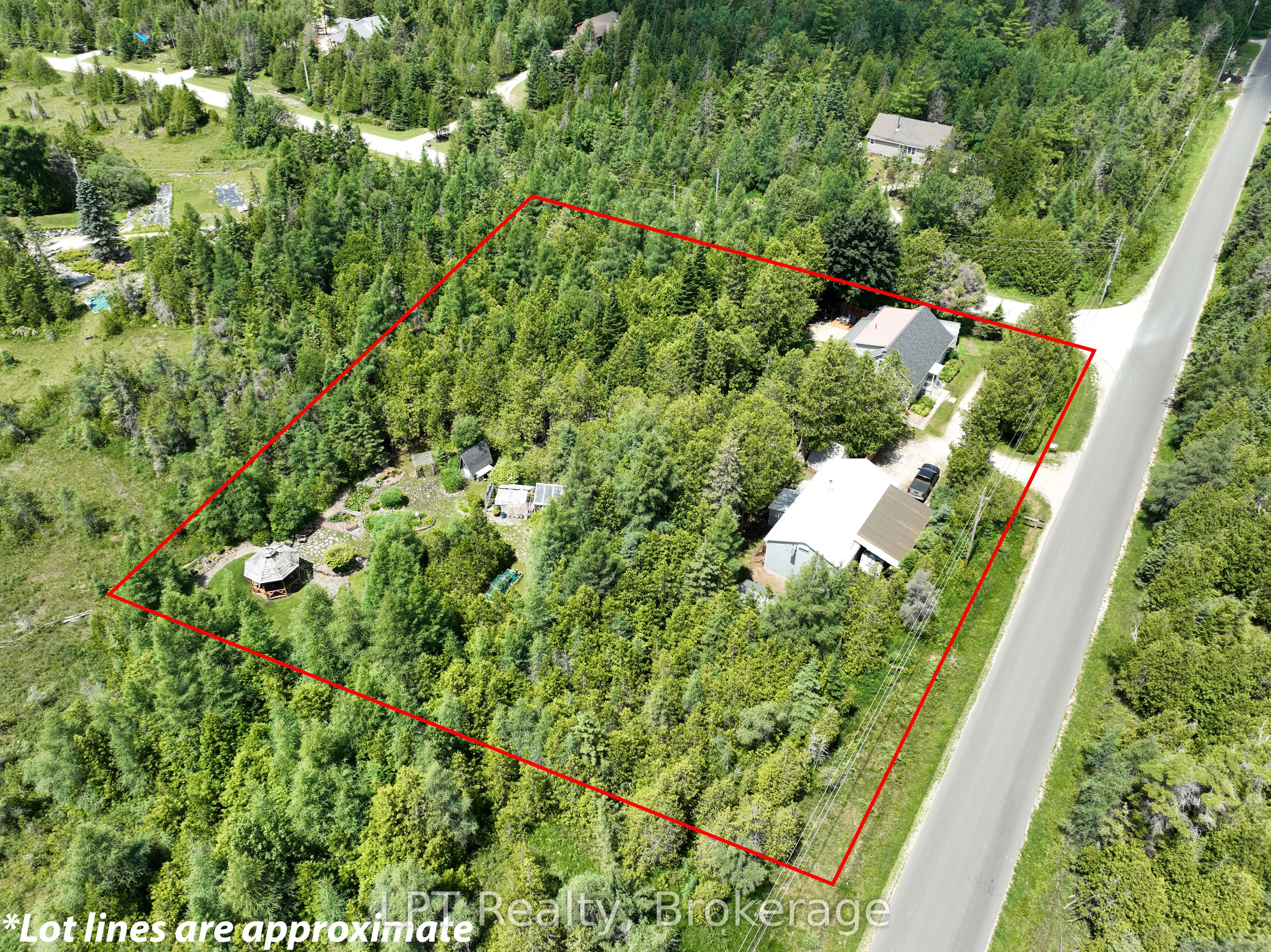 668 Pike Bay Road Property Photo 3