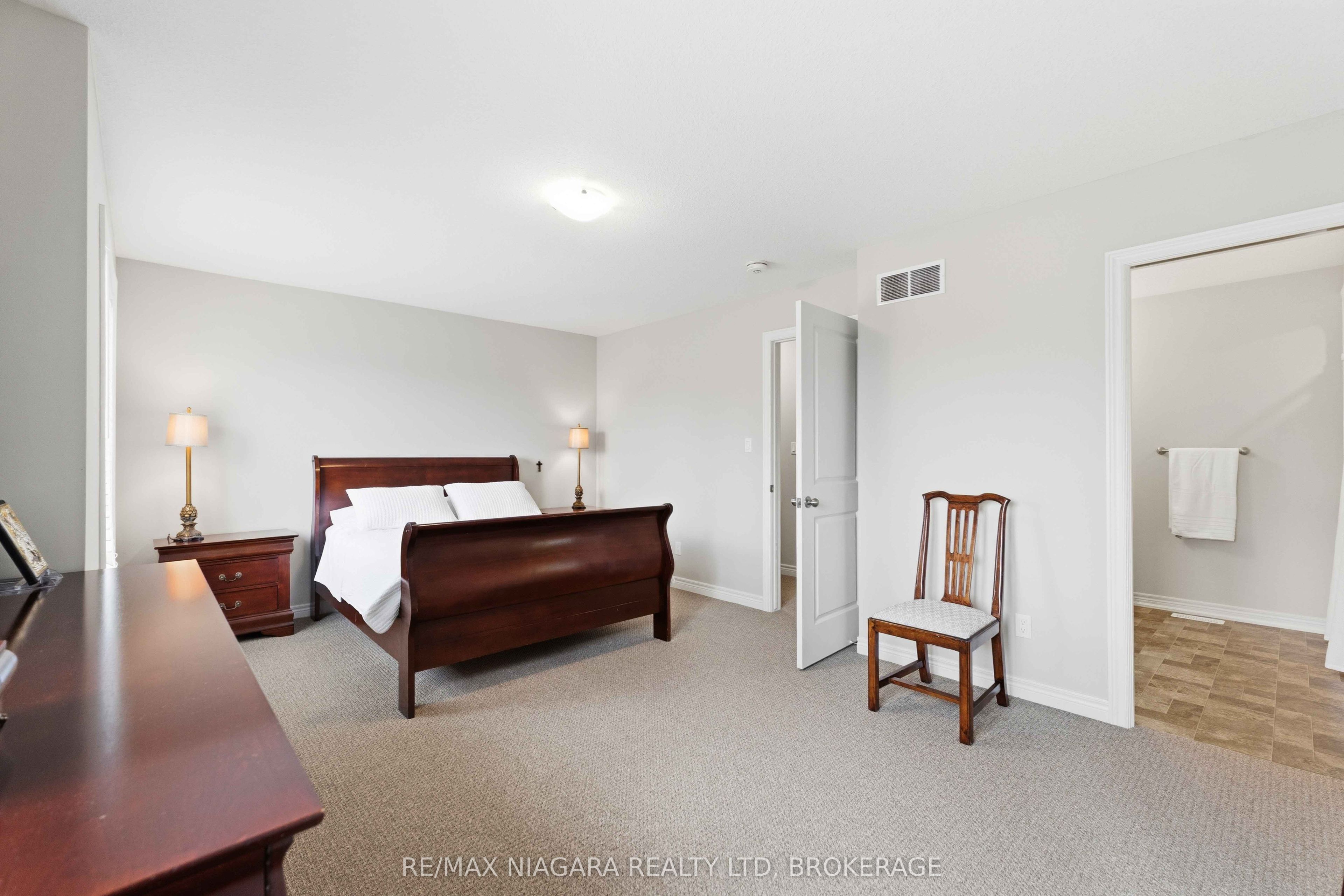 23b Bloomfield Avenue Property Photo 21