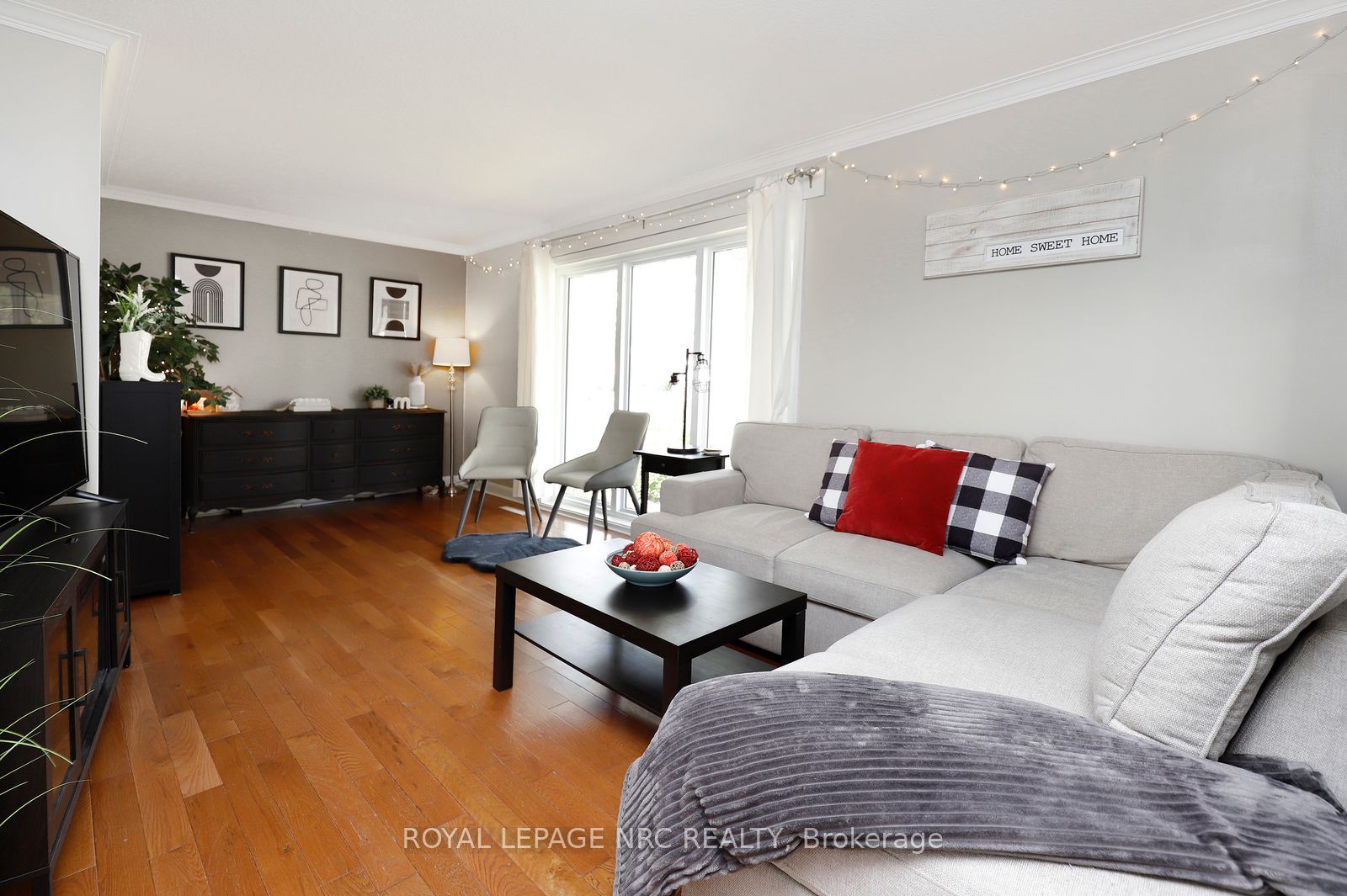 4553 Ontario Street Property Photo 4