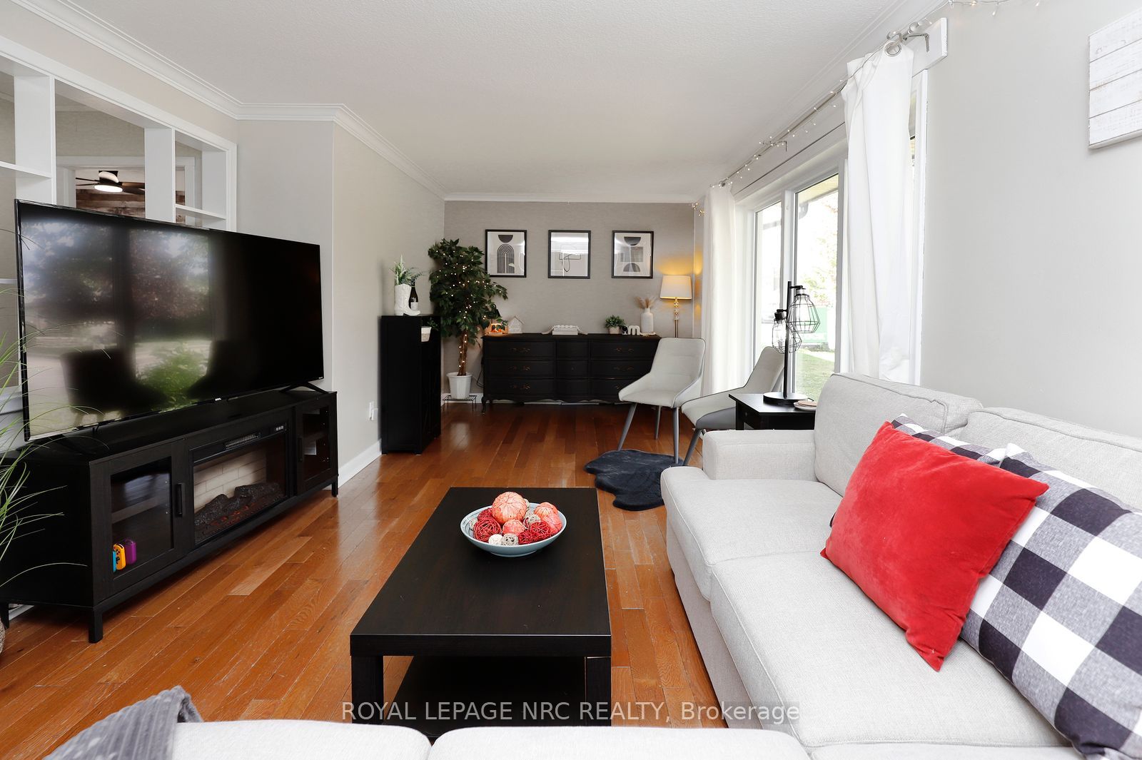 4553 Ontario Street Property Photo 5