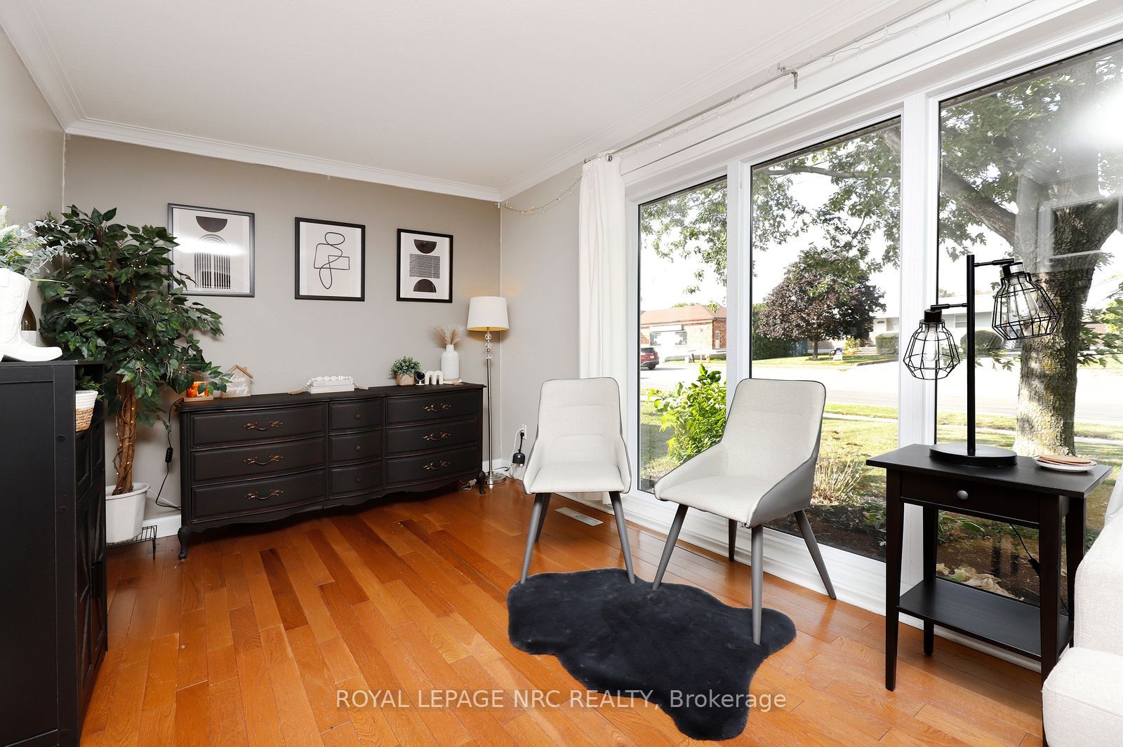 4553 Ontario Street Property Photo 6