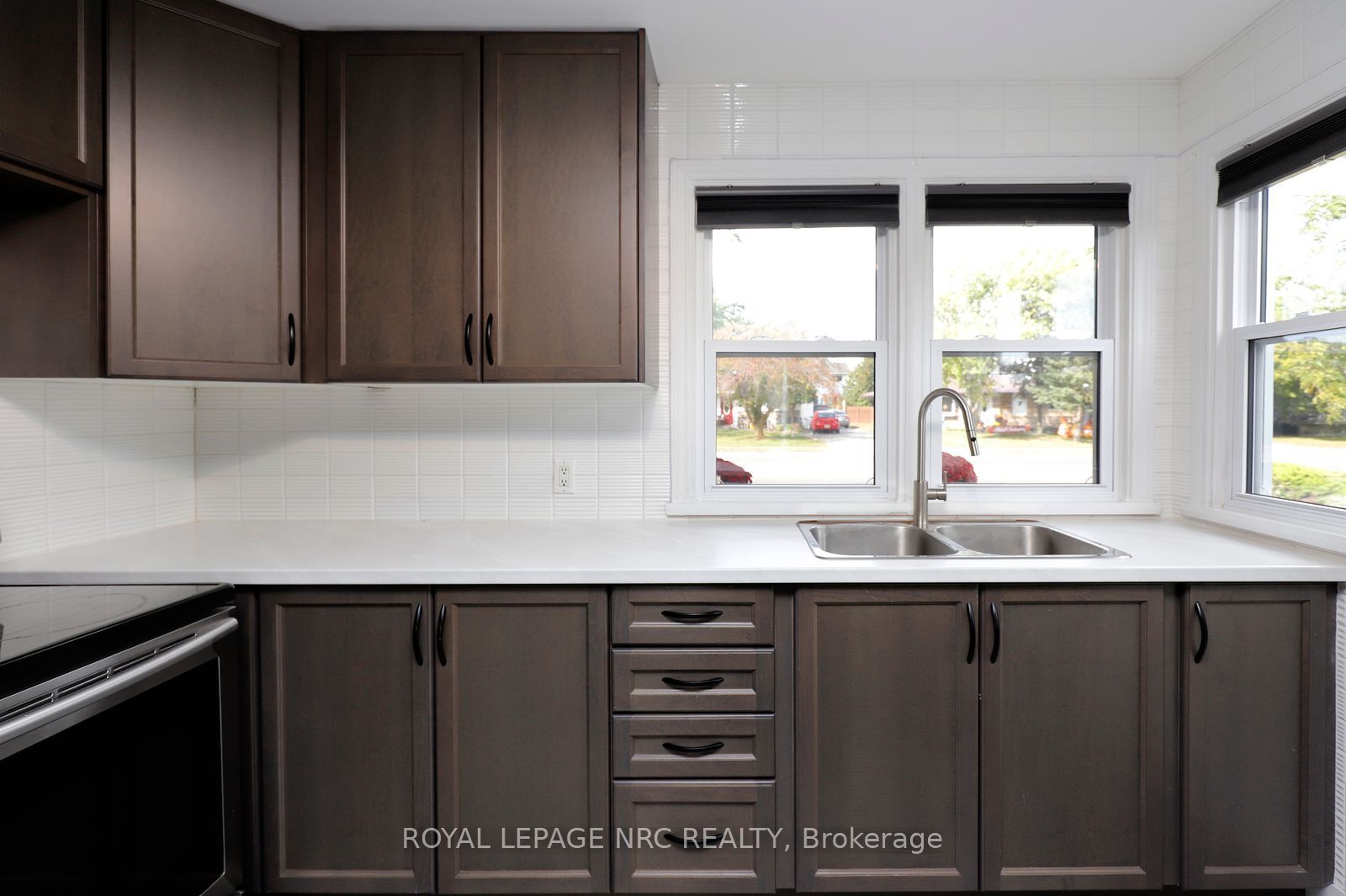 4553 Ontario Street Property Photo 11