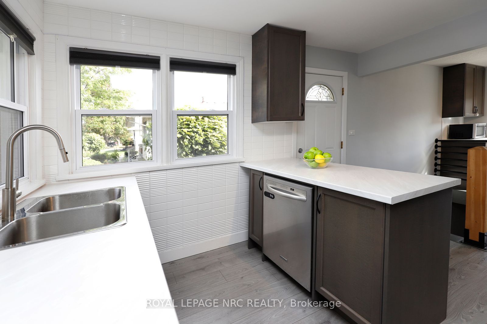 4553 Ontario Street Property Photo 13