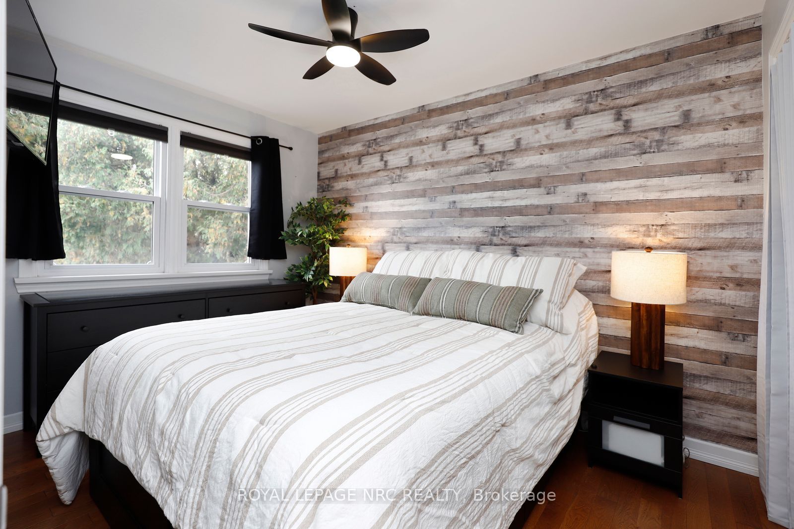 4553 Ontario Street Property Photo 17