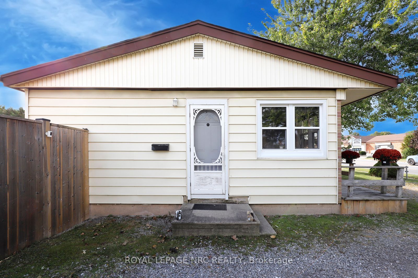 4553 Ontario Street Property Photo 37