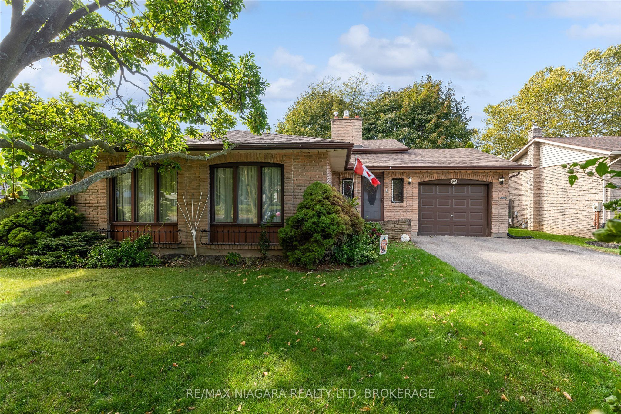 107 Glenayr Place Property Photo 1