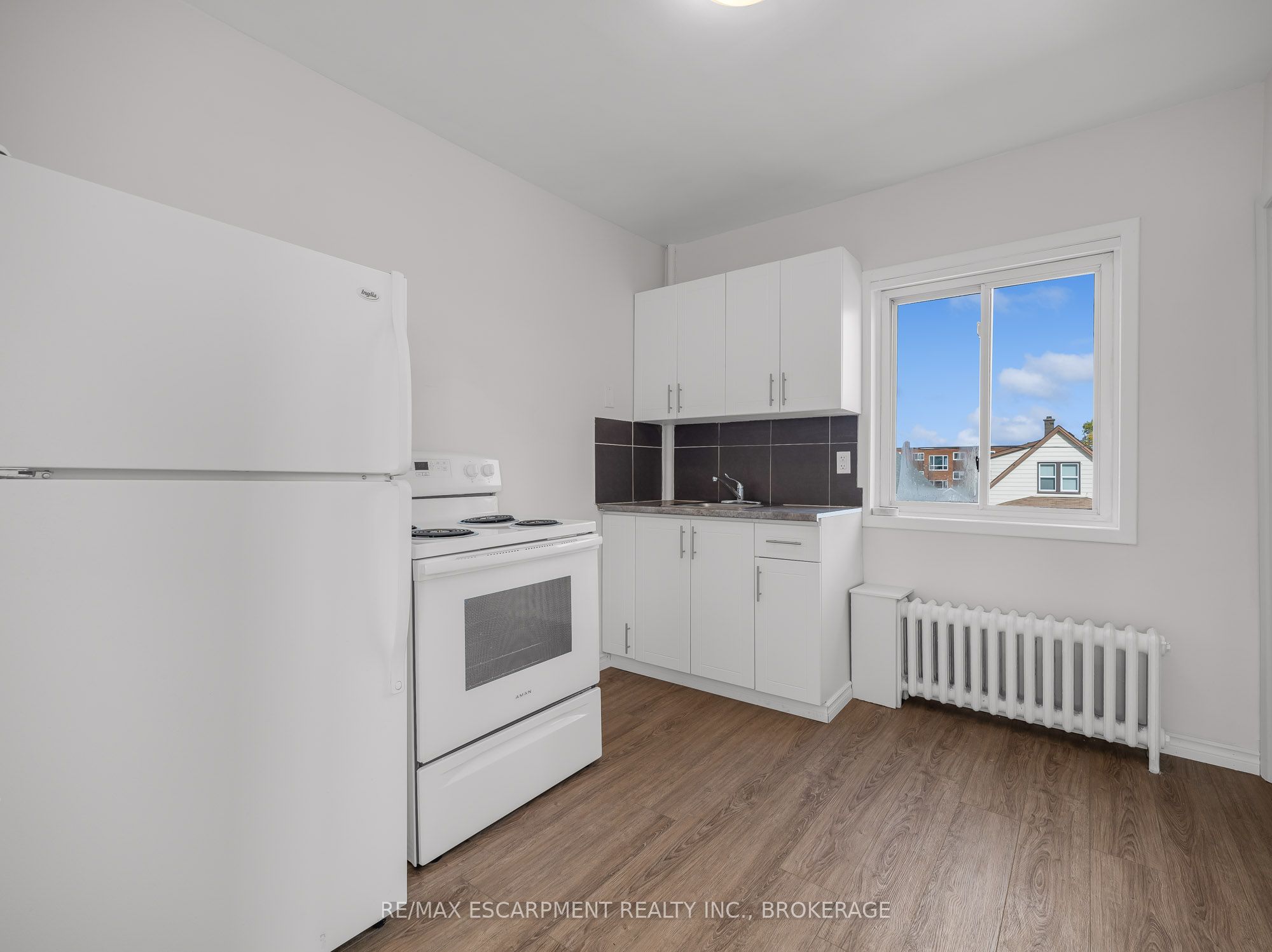 7 Maitland Street Upper Property Photo 2