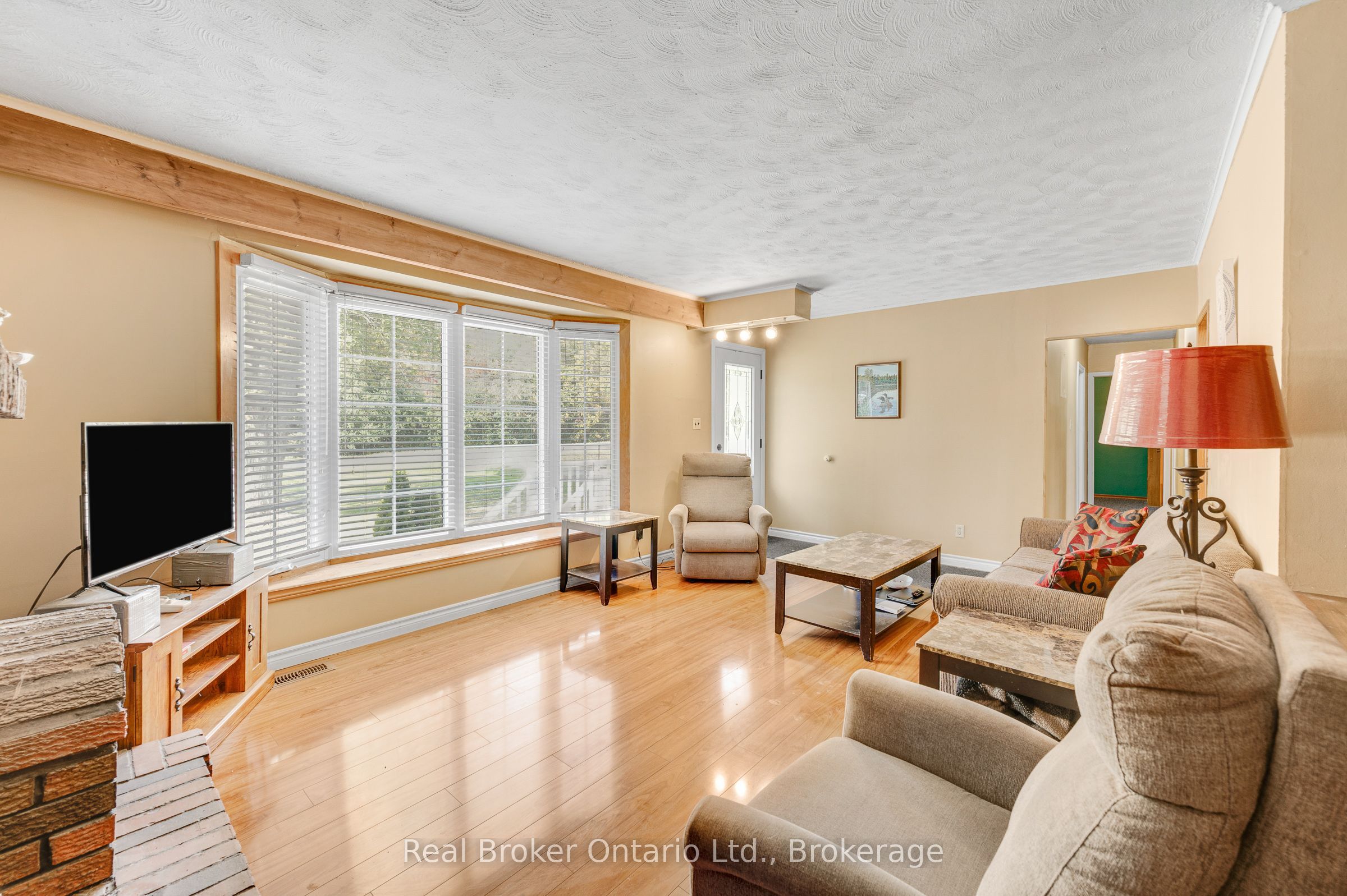 4143 Glancaster Road Property Photo 4