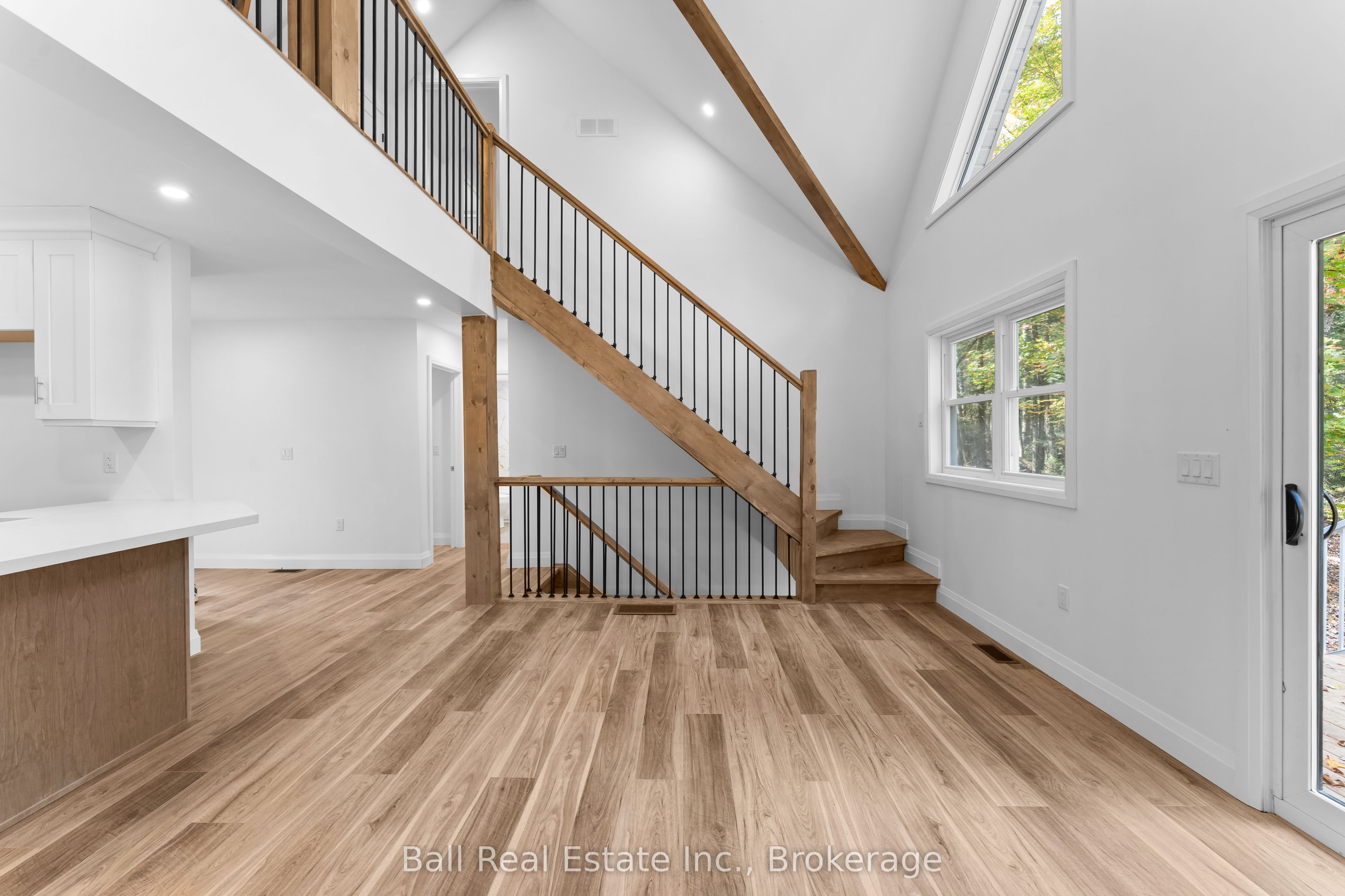 319 Boundary Road Property Photo 8