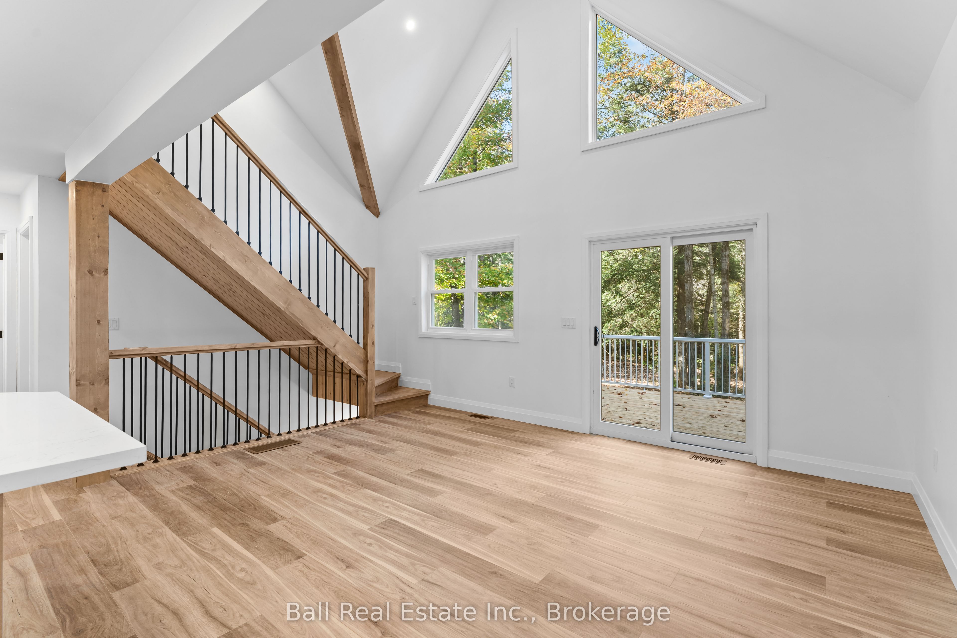 319 Boundary Road Property Photo 9