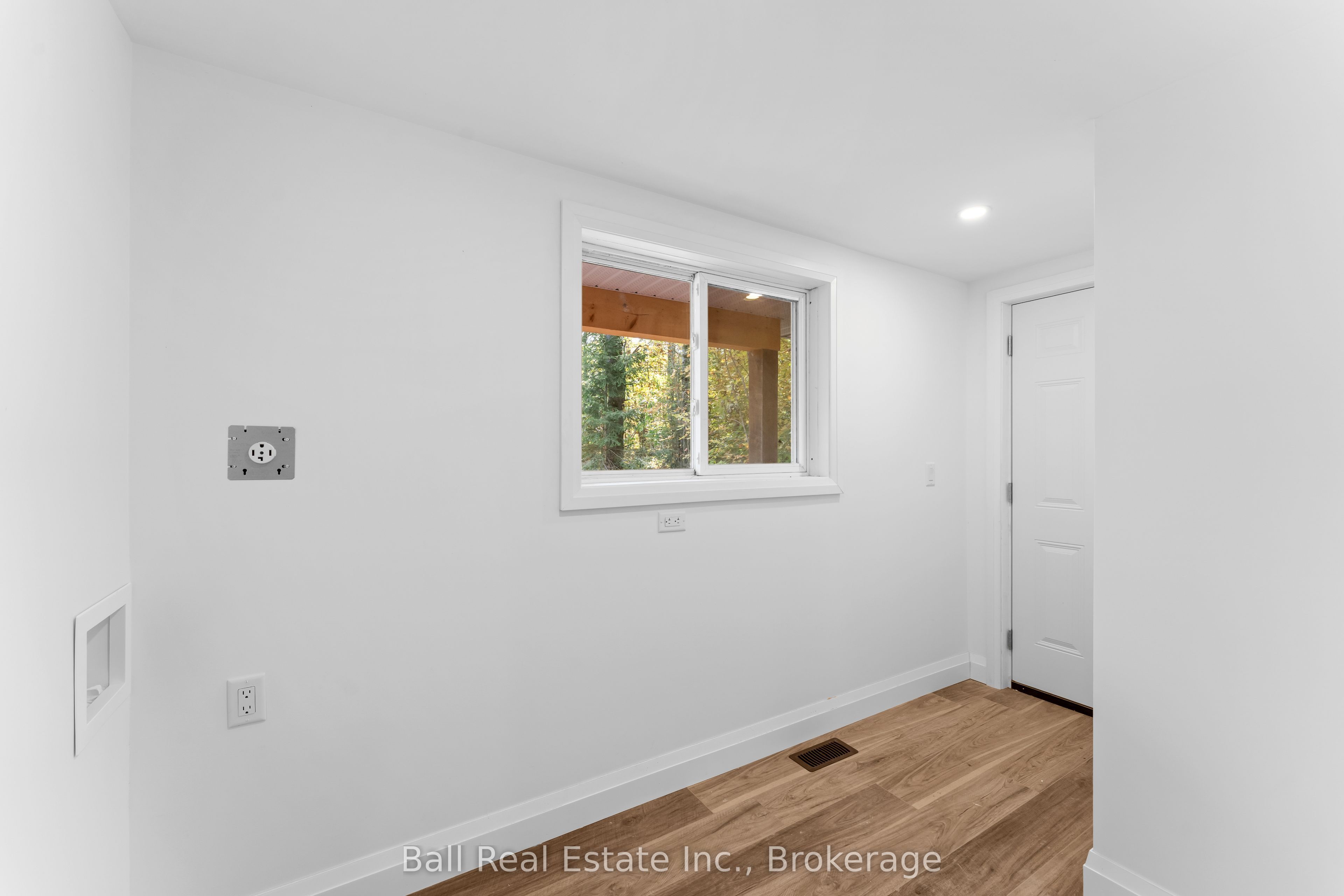 319 Boundary Road Property Photo 22