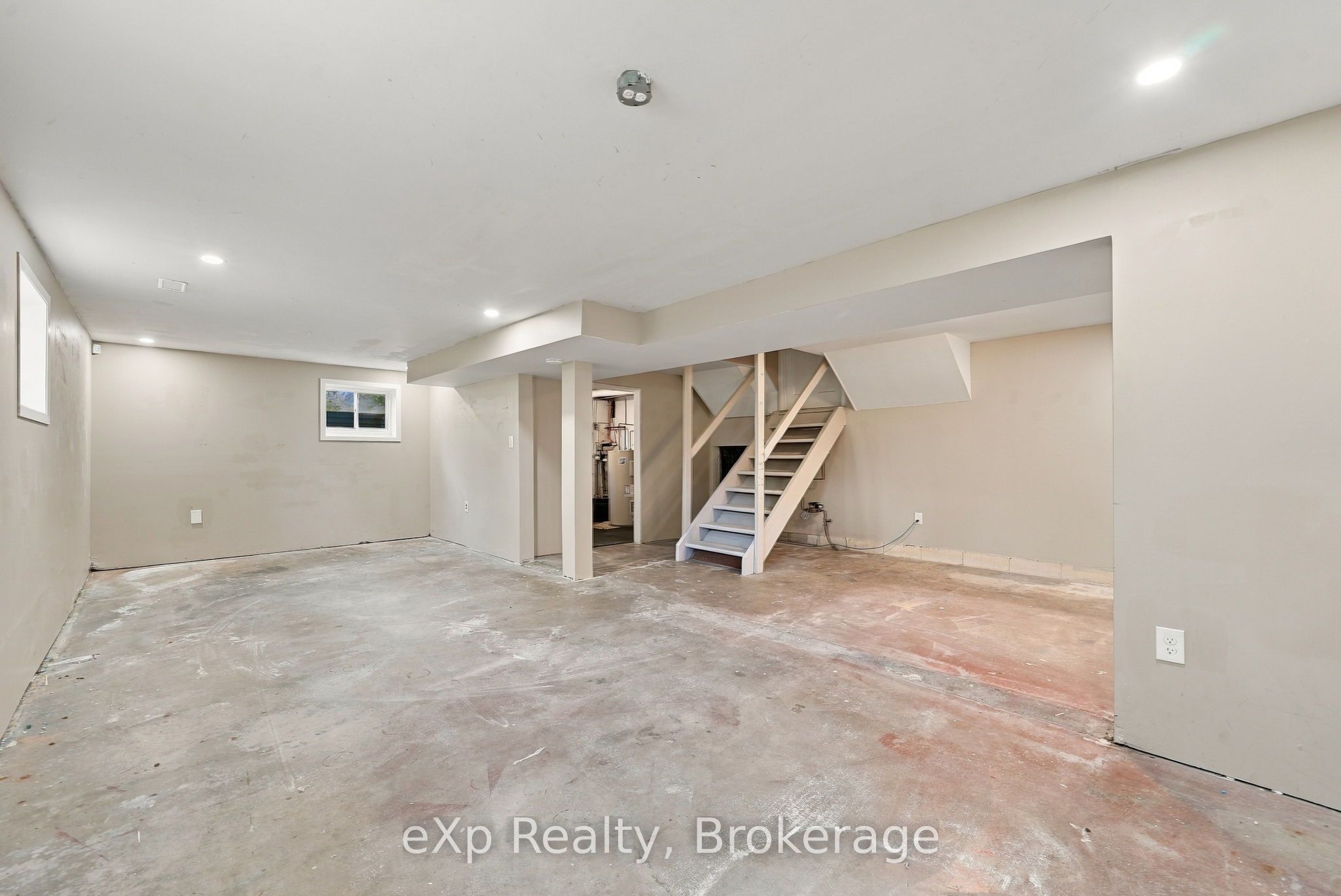 2 Ravensdale Road Property Photo 25