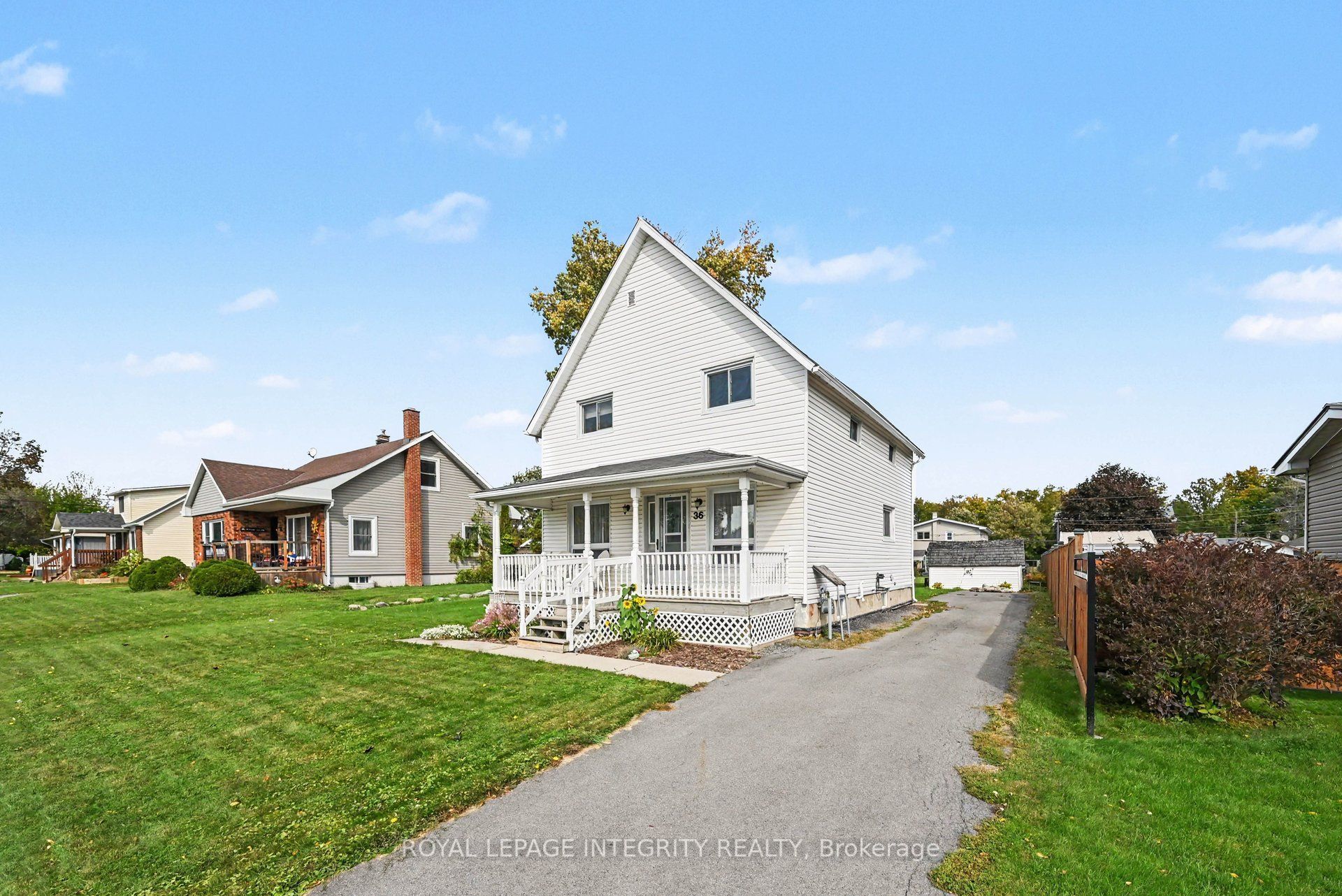 36 Kent Crescent Property Photo 2