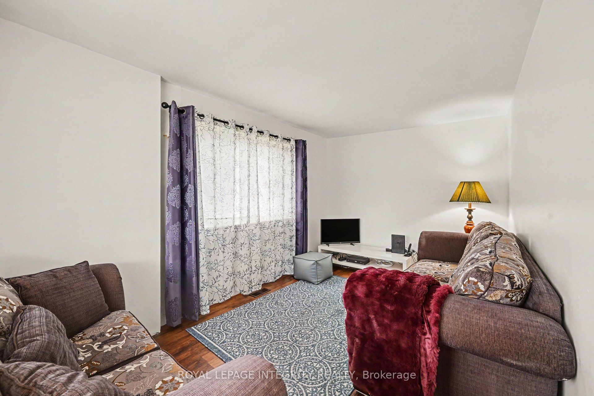 36 Kent Crescent Property Photo 4