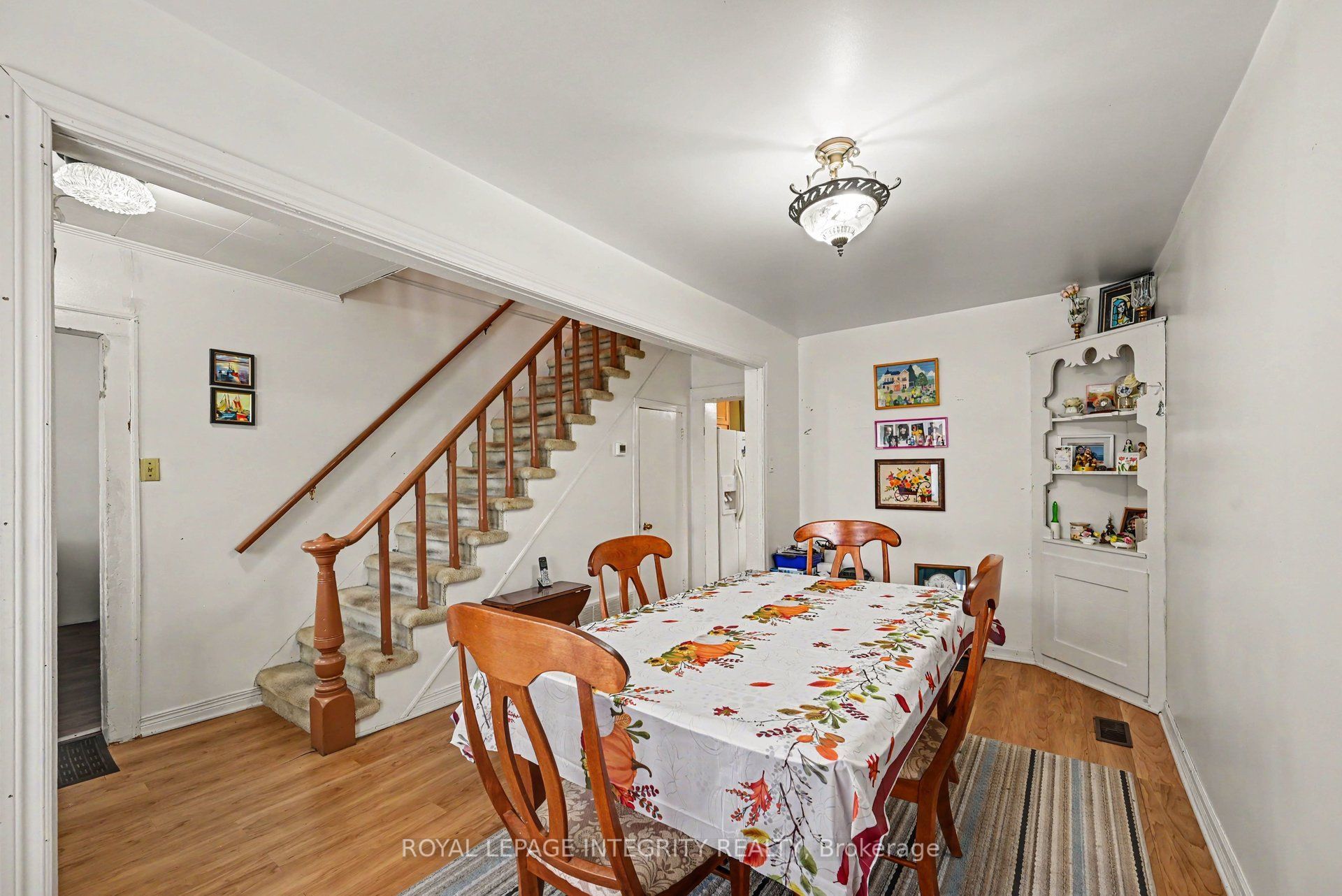 36 Kent Crescent Property Photo 6