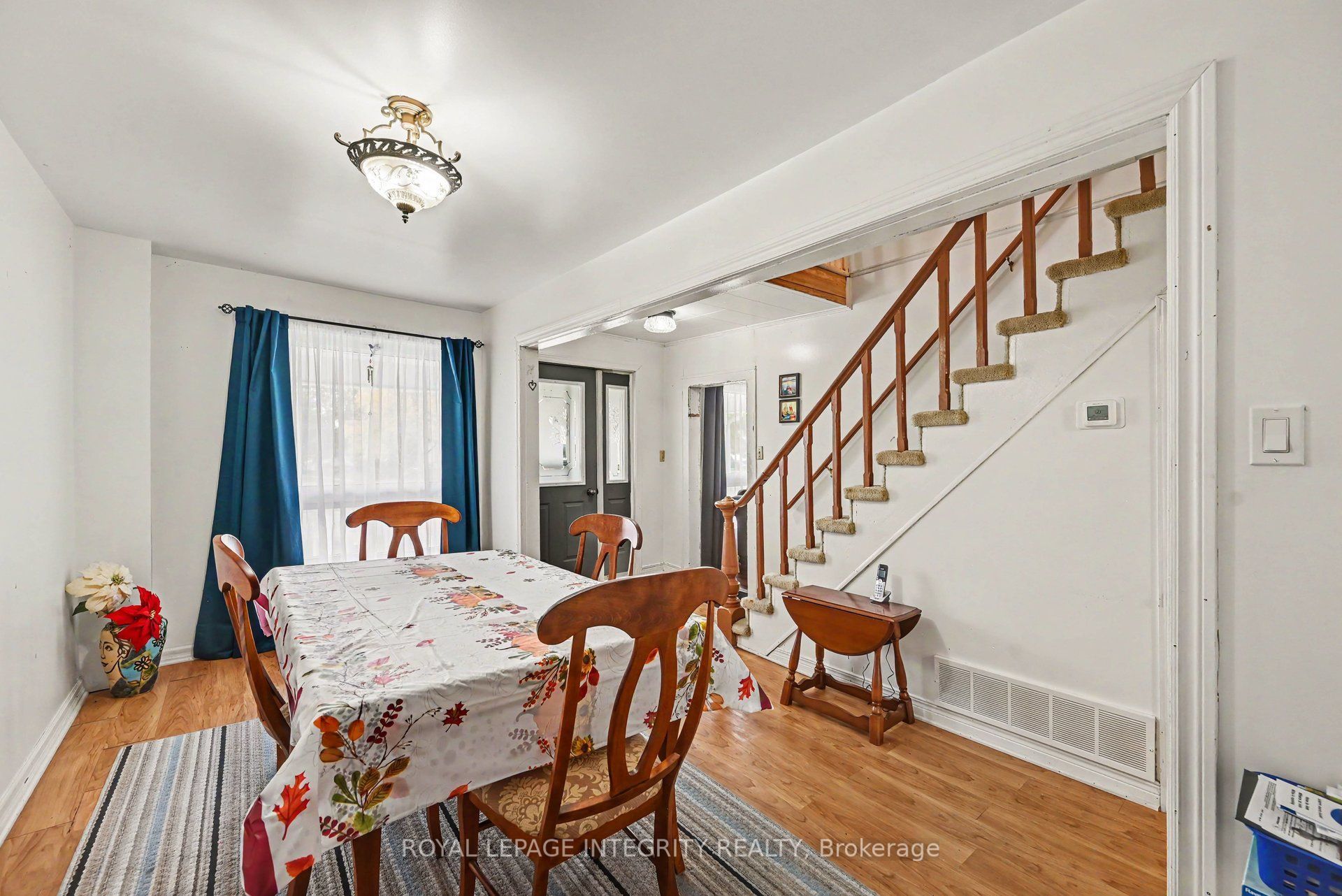 36 Kent Crescent Property Photo 7