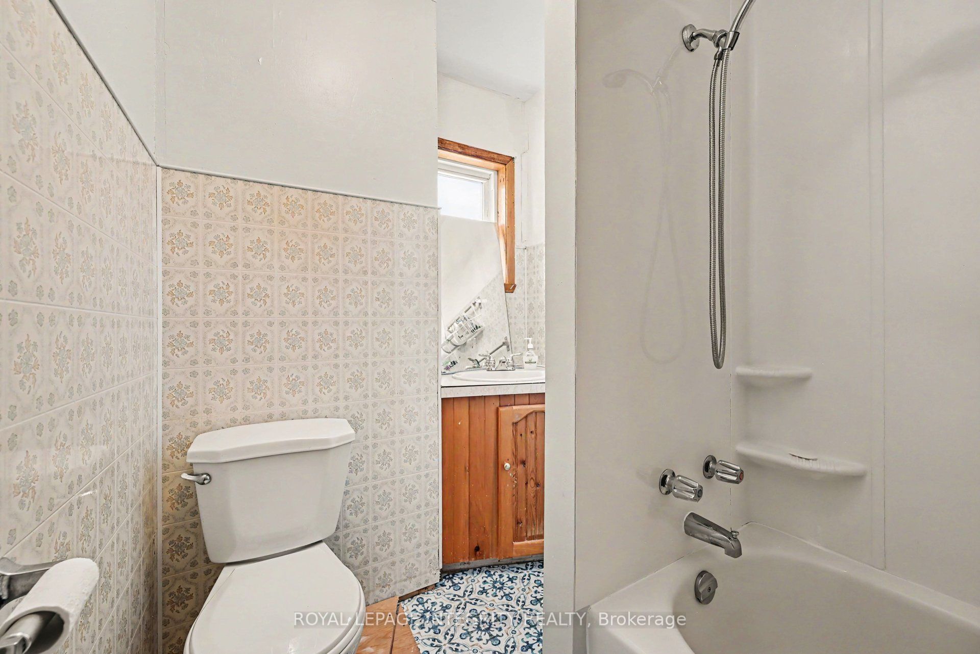 36 Kent Crescent Property Photo 14