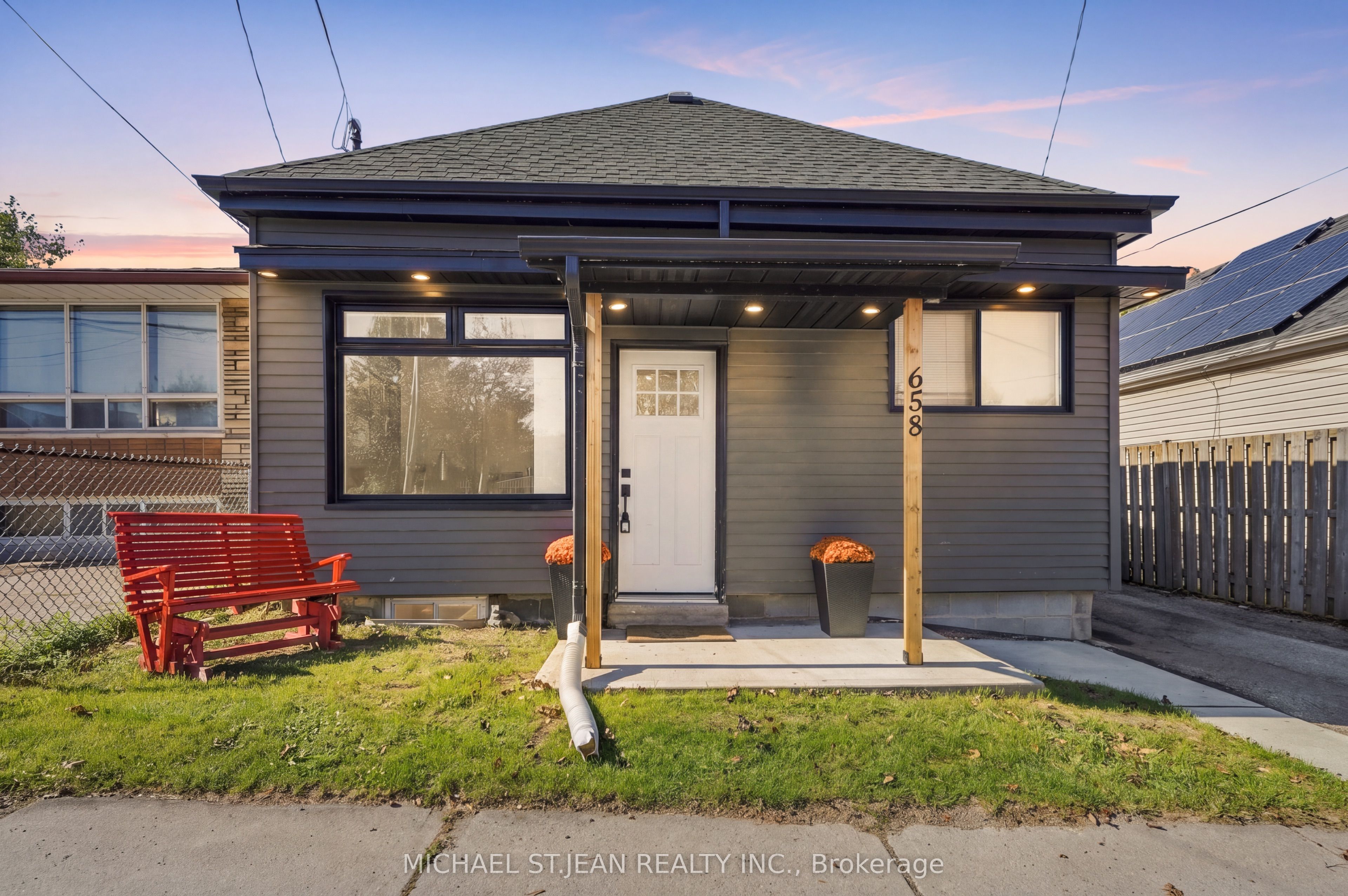 658 Upper Wellington Street Property Photo 1