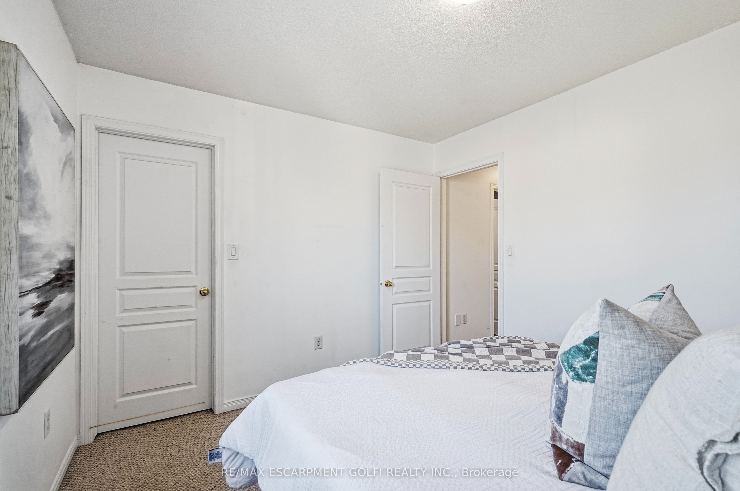 86 Springstead Avenue Property Photo 23