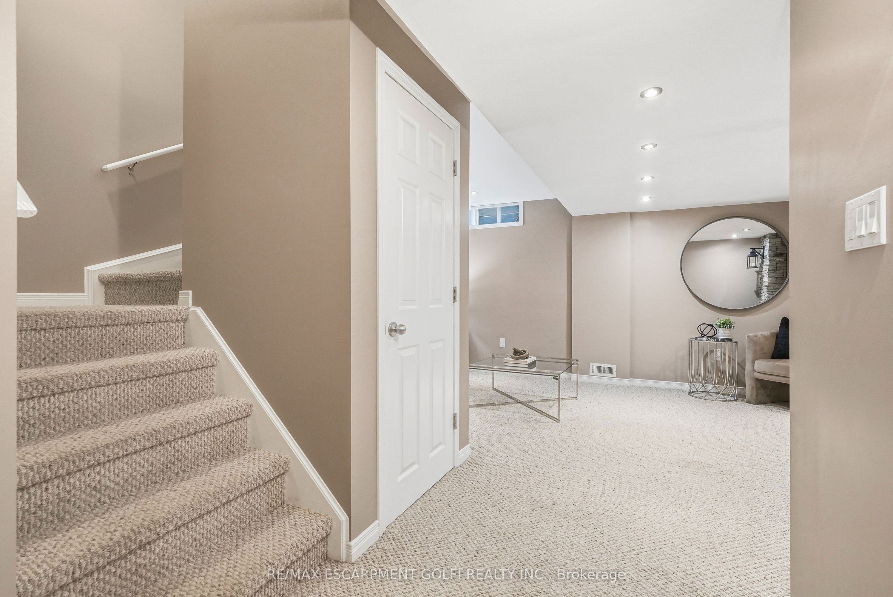 86 Springstead Avenue Property Photo 24